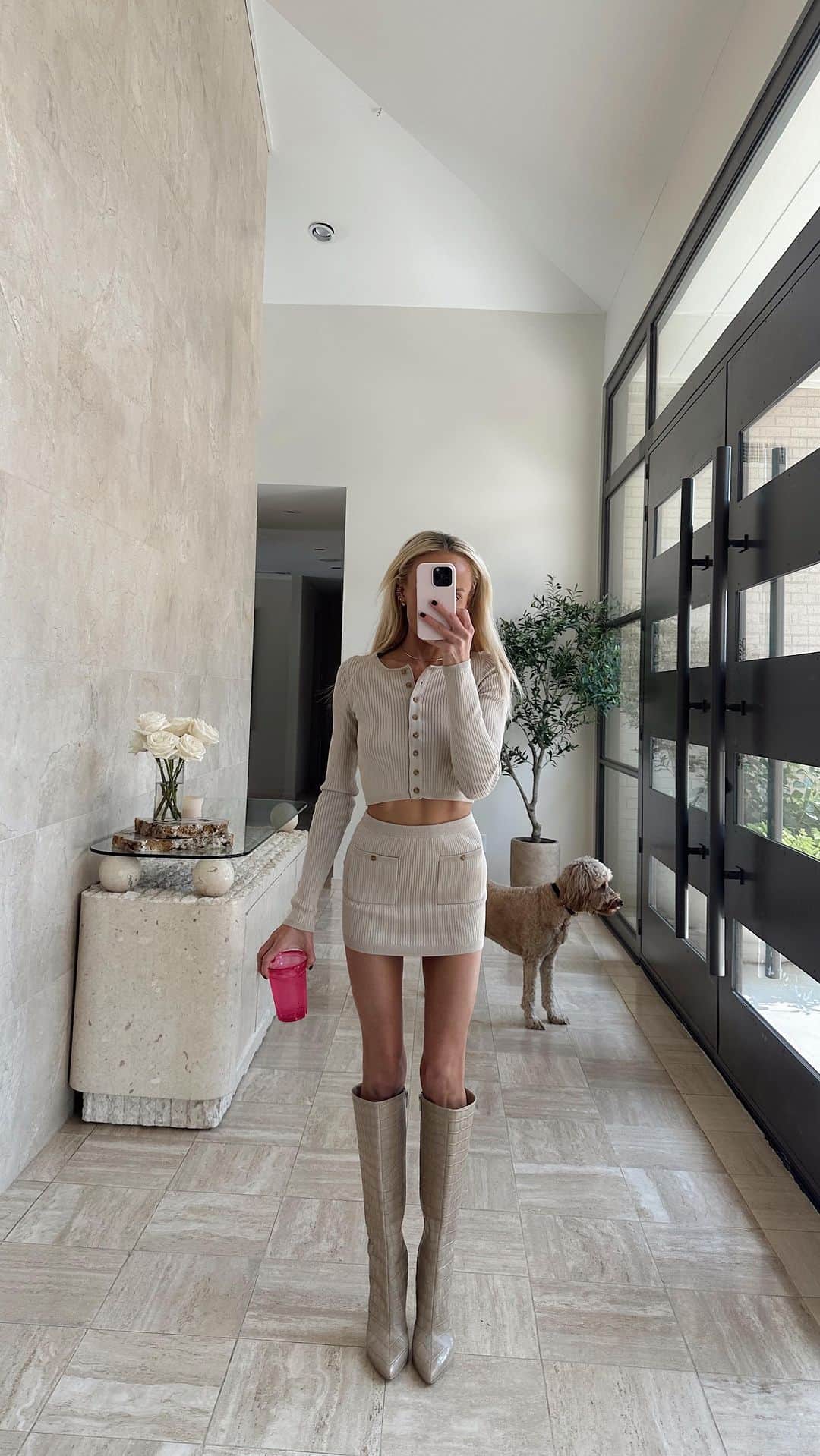 ナスティア・リューキンのインスタグラム：「*desperately awaiting fall* 🤎🍂☕️🧸  shop everything on my @shopmy page (link in bio!) except the 👢are #NastiaLiukinxGianniBini launching this November at @dillards!!!」