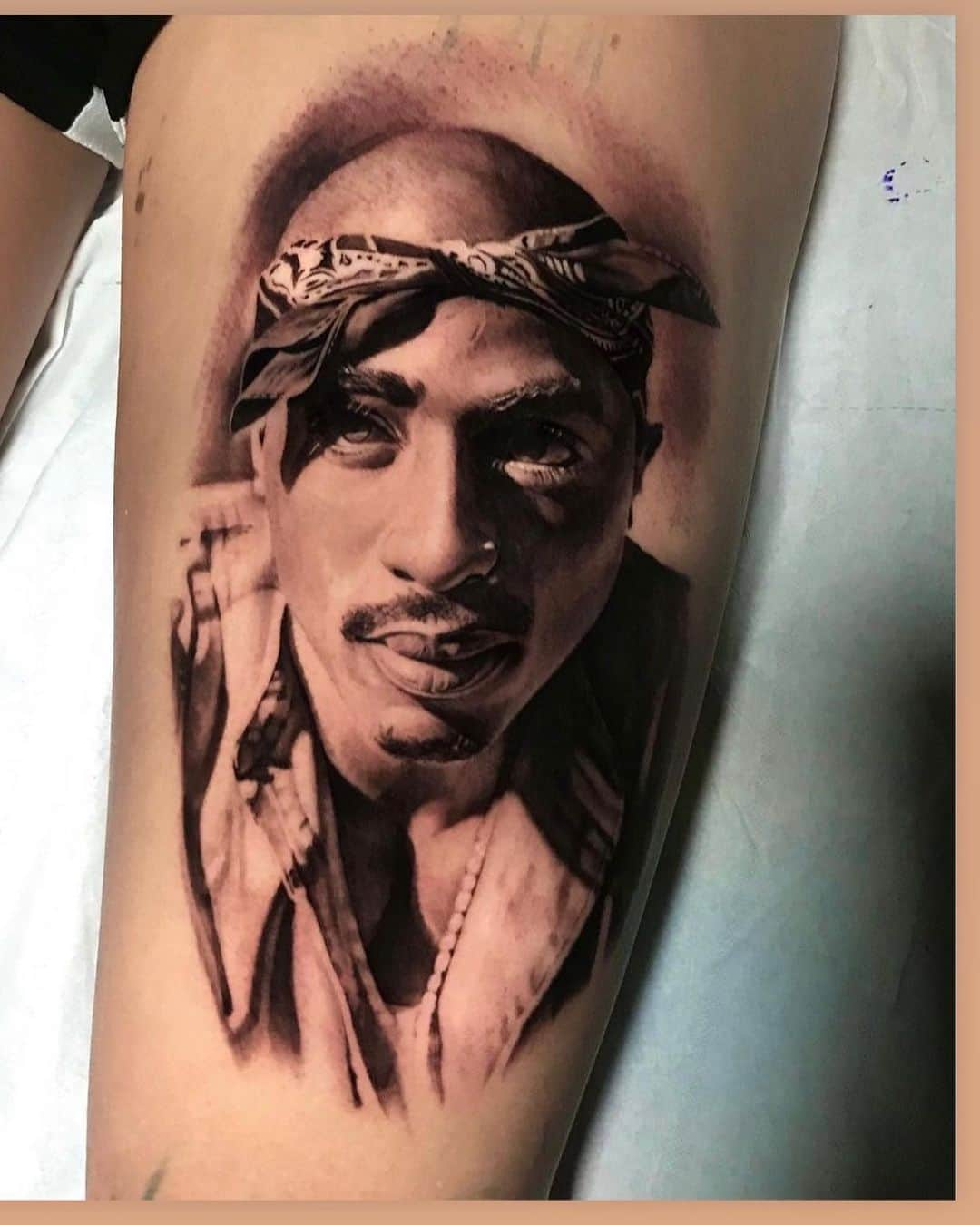 2Pacさんのインスタグラム写真 - (2PacInstagram)「1. @flyee7ink - Florida  2. @gianlucaschiappapietra - Pozzuoli, Italy 3. @nolimitstattoocr - Puntarenas, Costa Rica 4. @winonataylortattoos - Los Angeles, California 5. @louisphil_tattoo - Las Vegas, Nevada」9月1日 4時24分 - 2pac