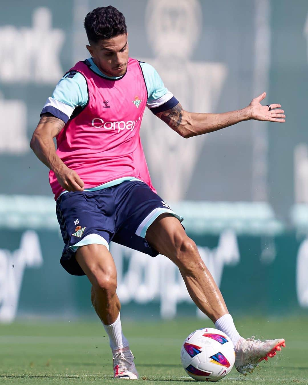 マルク・バルトラさんのインスタグラム写真 - (マルク・バルトラInstagram)「Mix ⚽️🏋🏻‍♂️☀️🐨🏟️」9月1日 4時20分 - marcbartra