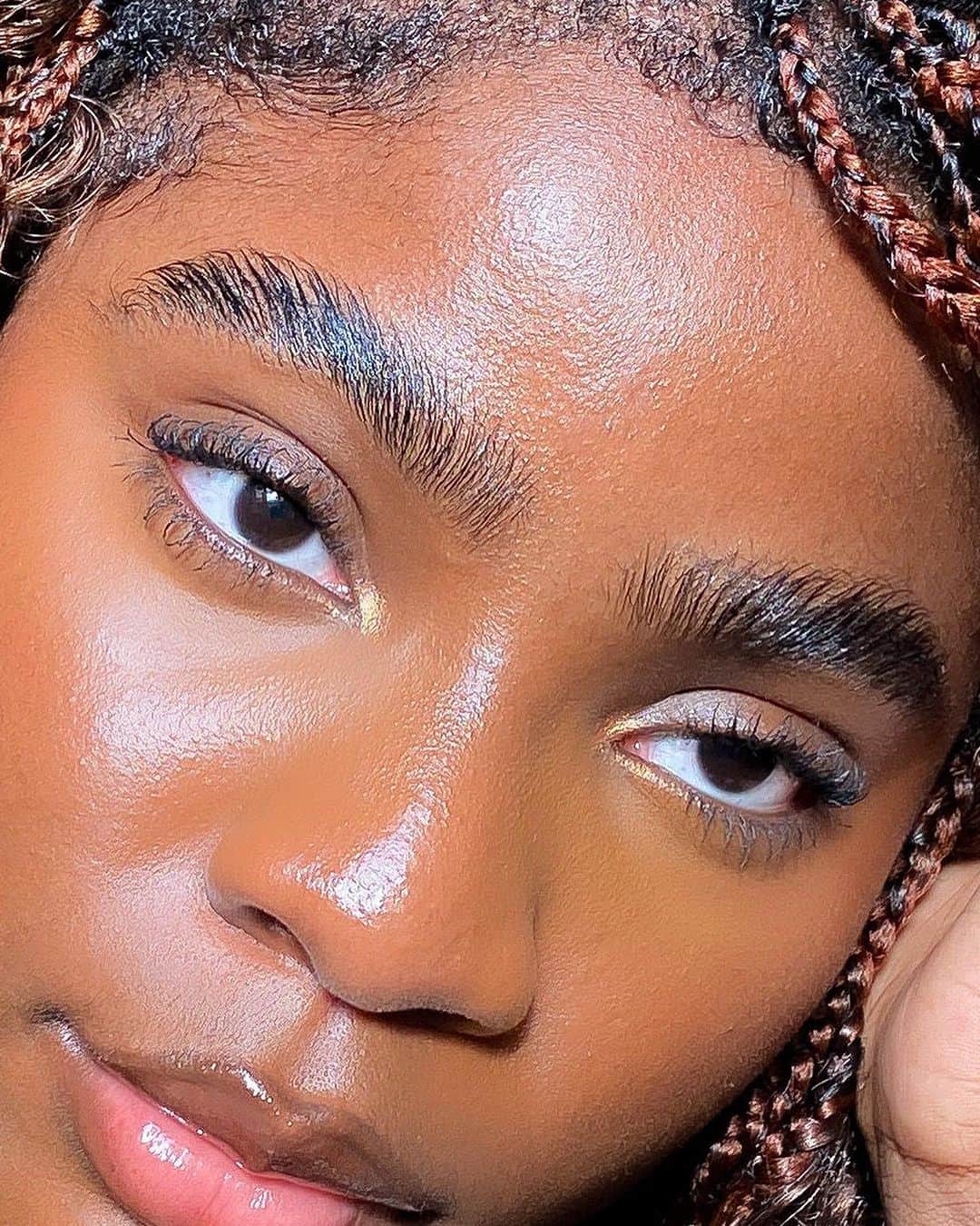 Anastasia Beverly Hillsさんのインスタグラム写真 - (Anastasia Beverly HillsInstagram)「Brows for daaaays 🔥😮‍💨 @_celina_kama (she/her) rocks a fluffy full brow using Brow Freeze, Brow Wiz in Ebony, and #ABHMagicTouch Concealer in 23 ✨  #AnastasiaBeverlyHills #ABHBrows」9月1日 5時04分 - anastasiabeverlyhills