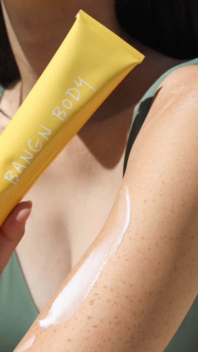 Beginning Boutiqueのインスタグラム：「A new month means a new Gift With Purchase 💛 This month, we are giving all orders over $120 a FREE Claw Clip and all orders over $180 a FREE @bangn.body Mini Firming Lotion! Limited stock! Place your order now 🌼」