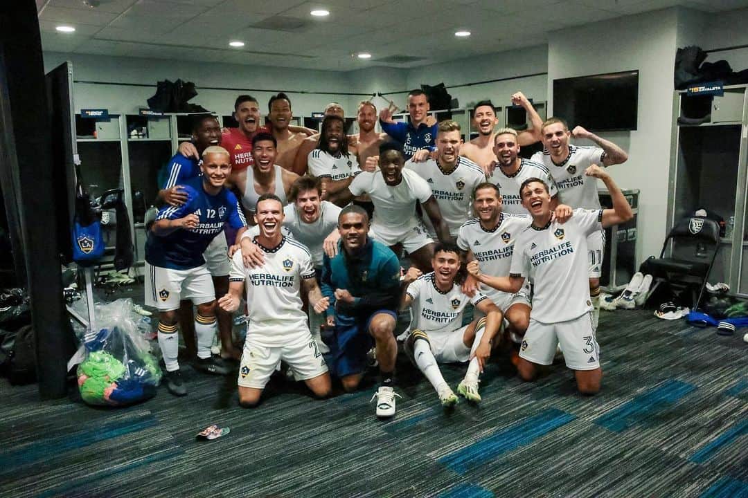 のインスタグラム：「Another win🔥💪🏼#lagalaxy」
