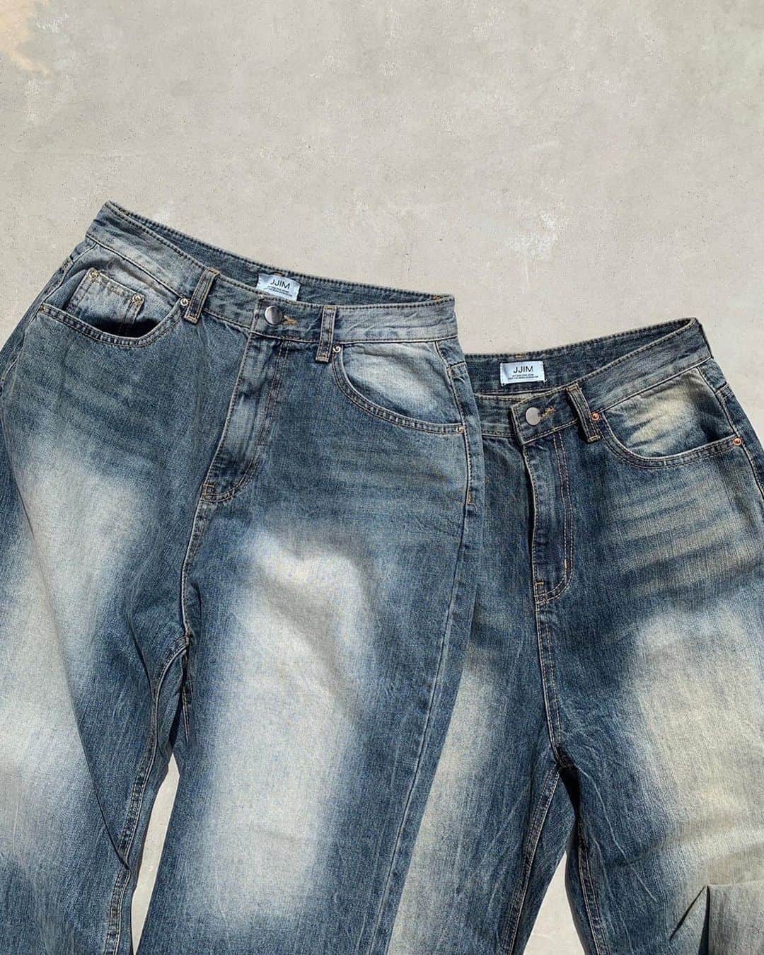 ENVYMのインスタグラム：「【𝟗.𝟐 𝐏𝐑𝐄𝐎𝐑𝐃𝐄𝐑❤️‍🔥】 ⁡ ✔︎︎︎︎ルーズデニムPT color/L.BLUE/BLUE price/¥10,780 ⁡ 9/2~ENVYM WEBSTOREにて予約販売開始 ⁡ 🔥9/2~WEBSTOREで対象の予約商品が10%OFF🔥 ⁡ ■ポイント  股上が深めでルーズに履け、加工感がポイントのデニムパンツ。 ⁡ ■ディティール  ウォッシュが強く入っていて今年らしさのあるデニムパンツ。 ダークブルーは黄味がかっておりヴィンテージ感のある風合い、 ブルーは白っぽい色に抜けているので幅広く合わせやすくなっています。 ⁡ ■スタイリング ダボっとしたシルエットなのでピタっとしたコンパクトなTOPSで合わせるとバランスが◎ ⁡ ⁡ ---------------------------------------- ⁡ TGC出展決定✨️ ⁡ 第37回マイナビ東京ガールズコレクション2023AUTUMN/WINTER 開催日時：2023年9月2日（土）開場12:00,開演14:00,終演21:00（予定） ⁡ #ENVYM#2023AW」