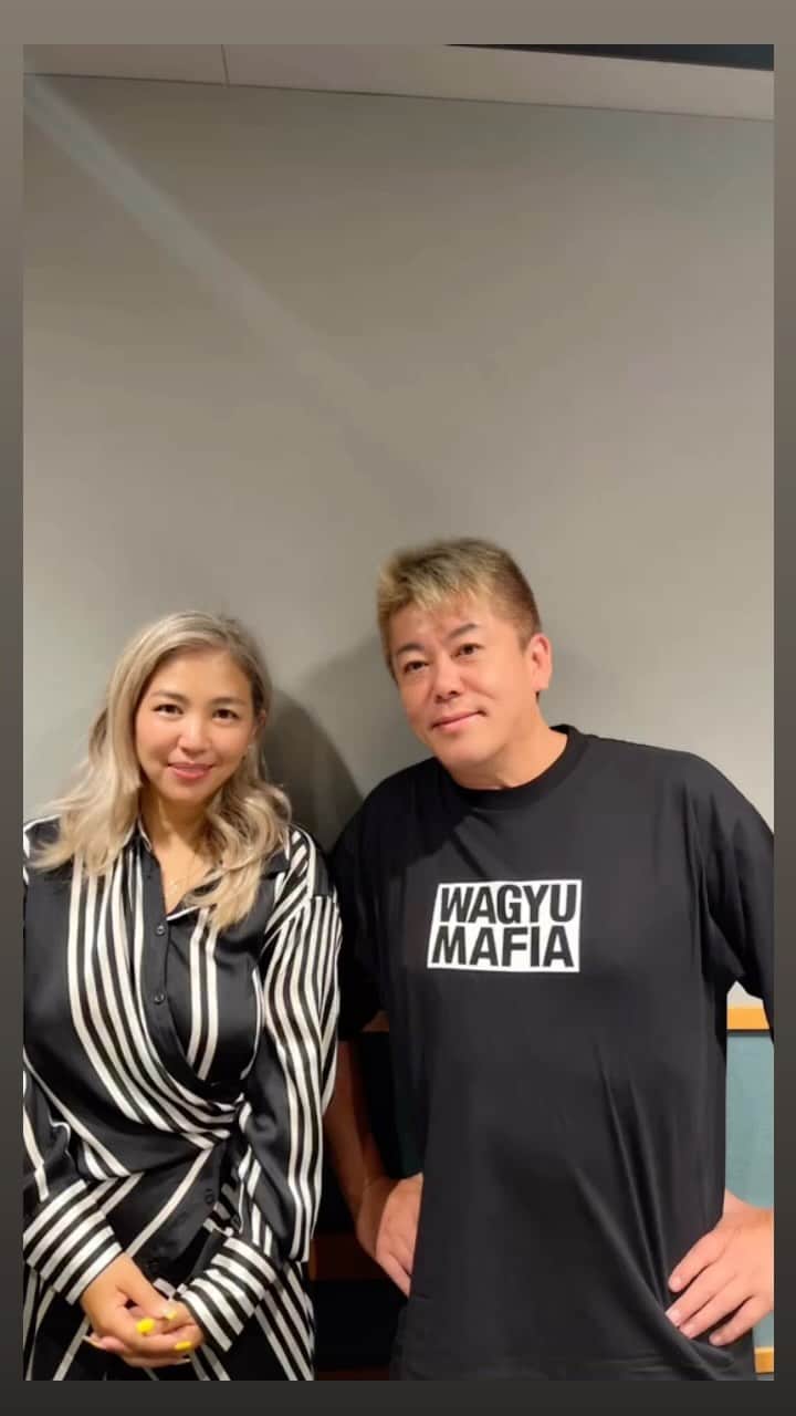 MINMIのインスタグラム：「今日はホリエモンのラジオにお邪魔しました♬ それも聞いて欲しいけど！ホリエモンプロデュースのお祭り！別府温泉のお湯を大放出！お湯かけ祭り！に出演します！九州のみんなもちろん！全国から温泉と音楽を楽しみに来てね！(9.06放送東京FM系列「TOKYO SPEAK EASY」」