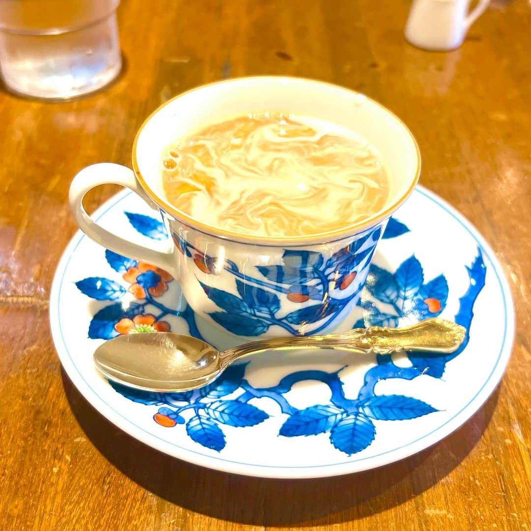松尾貴史さんのインスタグラム写真 - (松尾貴史Instagram)「劇場に早く早く着いたので、周辺の喫茶店へ。好みの店が見つかって嬉しい。  #コーヒー #珈琲 #純喫茶 #個人店 #仙台」9月1日 15時03分 - kitsch.matsuo