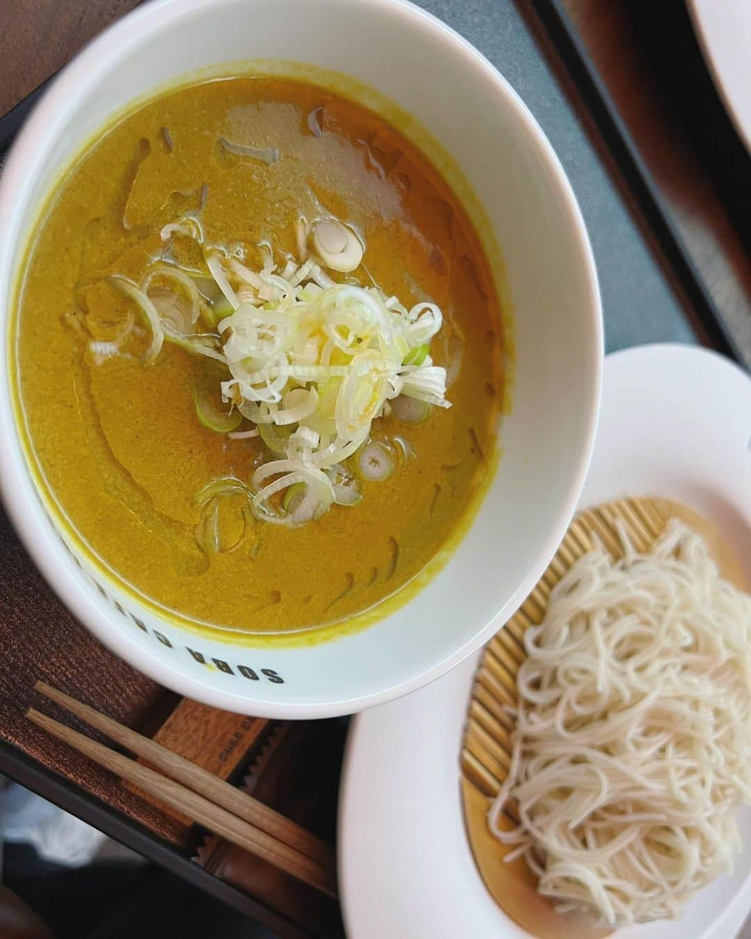 池森秀一さんのインスタグラム写真 - (池森秀一Instagram)「久しぶりにsoba cafe ikemoriで海老カレー蕎麦。マジで優勝です🏅旨すぎる^_^  #DEEN #池森秀一 #musicproducer #DEEN蕎麦森 #池森そば #そば #蕎麦 #蕎麦ランチ #DEEN池森秀一の365日そば三昧 #蕎麦の世界 #毎日お蕎麦#sobacafeikemori」9月1日 15時07分 - ikemori_shuichi