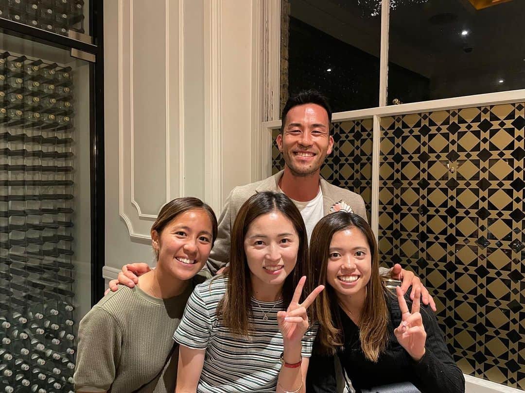 のインスタグラム：「Congratulations on your great career, World Cup winner legend🏆🇯🇵 @iwabuchi.m_jp  ぶっちー長い間お疲れ様でした！ 次のステージでもまたいろんな形で日本のサッカーに携わって欲しいです！ とにかくまずはゆっくりしてください！お疲れ様！ありがとう！」