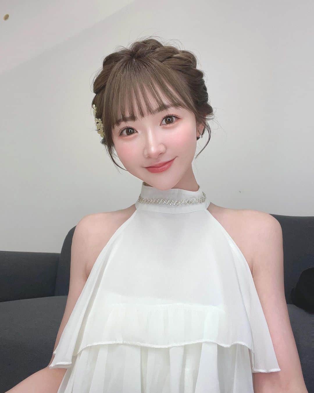三村遙佳のインスタグラム：「. ラスバレ放送局のときの私🫶 この日ね、初めてうさぎメイクしてもらったよ🐰 鼻先がピンクになってるの！わかる？✨  そしてこないだブリーチしたばかりだけど、 もう髪の毛暗くした！！！笑 ほづみさん( @hozuuuu ) いつもありがとうございます✨😚  #ラスバレ #ラスバレ放送局 #グラビア #三村遙佳 #グラドル #声優 #sexy #ちんはる #color #japanesegirl #model #selfie #animegirl #asiangirl #cosplay #japan #girl #followme #彼女 #彼女感 #ootd #셀카　 #日系穿搭 #粉我 #くびれ #ゴルフ女子 #idol #撮影 #câmera」