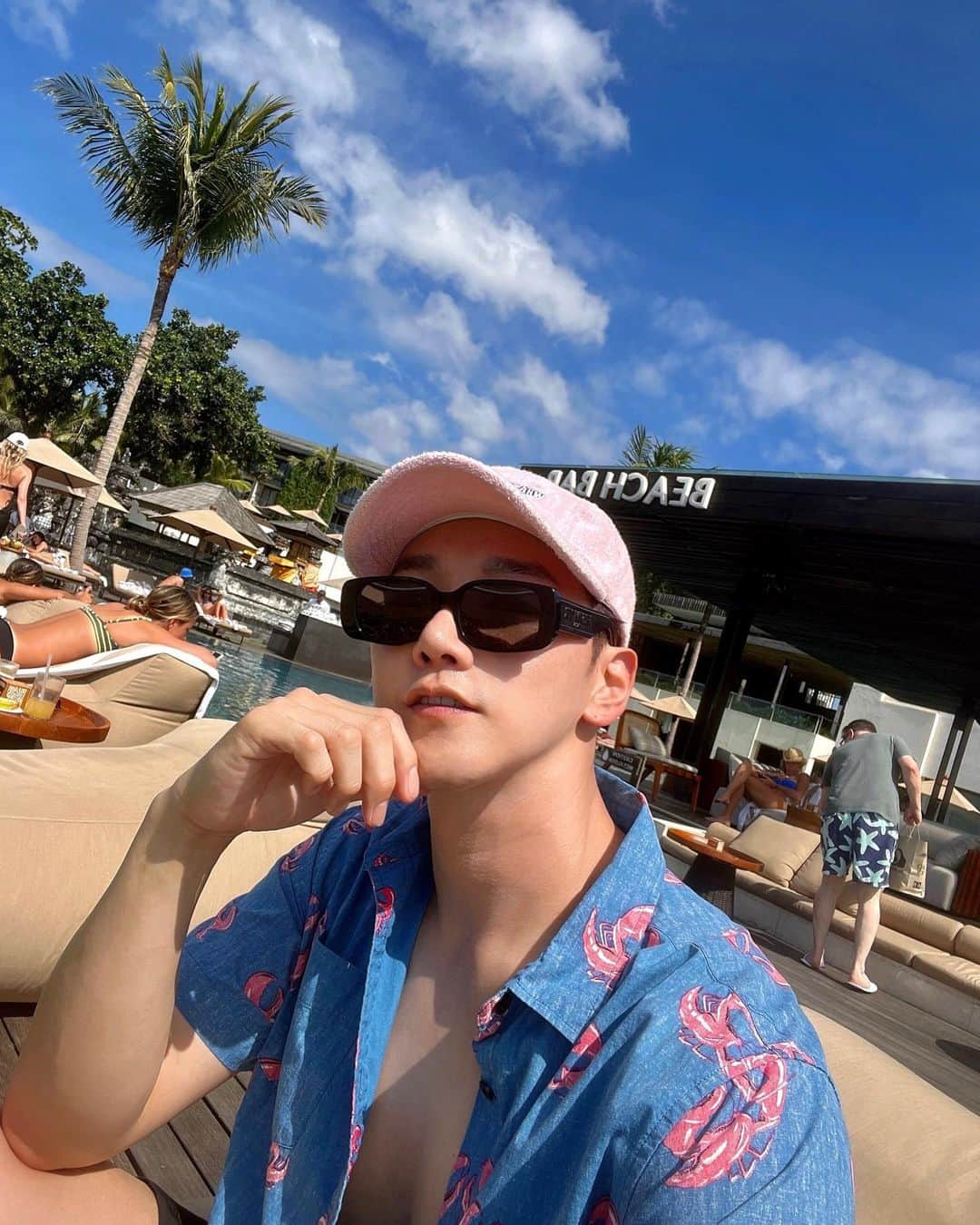 ジュンス のインスタグラム：「나의 여름아 안녕..🏝️🌊 가을이 오면 우리 또 만나요🍁 며칠 뒤 #2PMconcert 🐼」