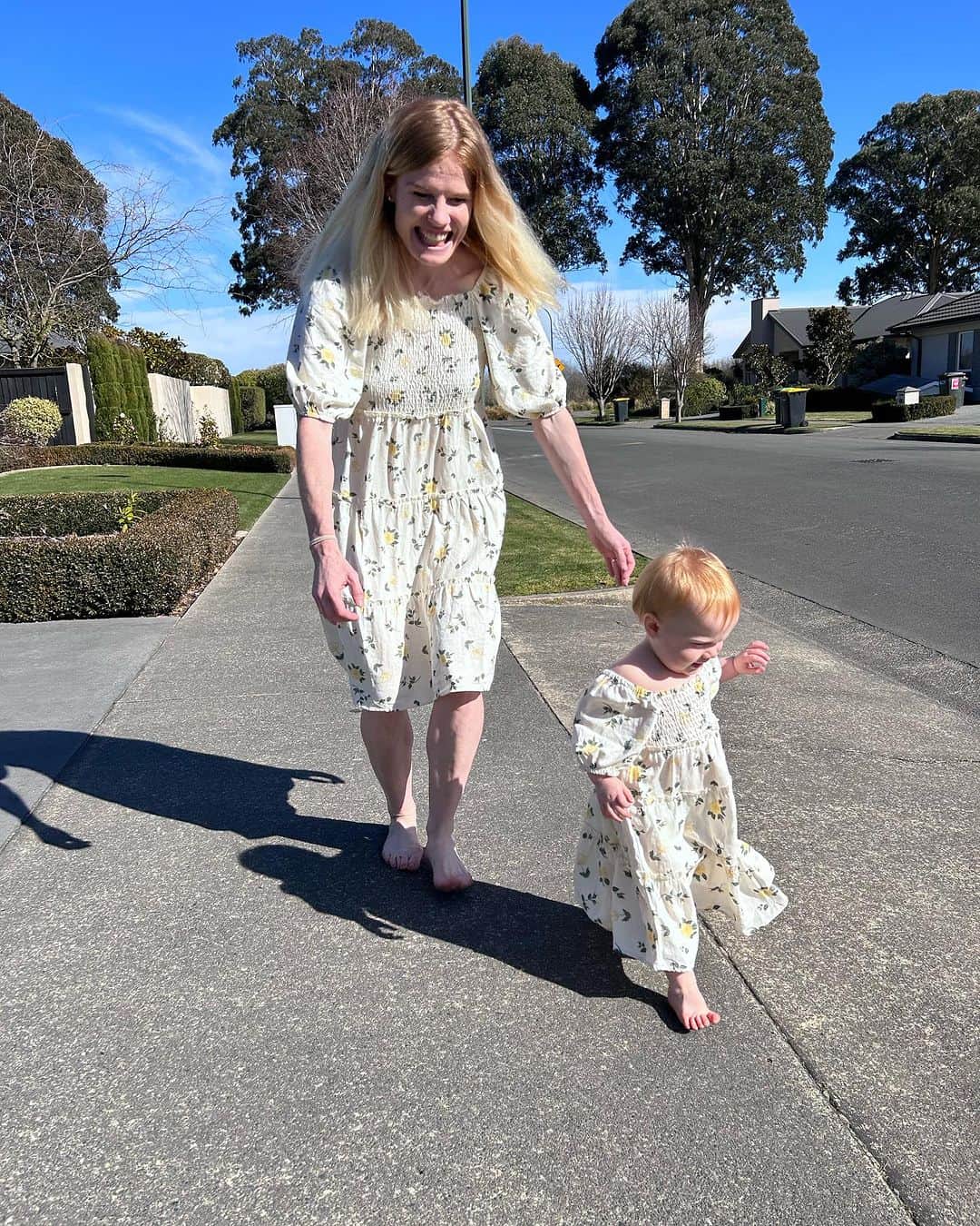 のインスタグラム：「Yay for the first day of spring 🌼  Matching with babes 👗👗」