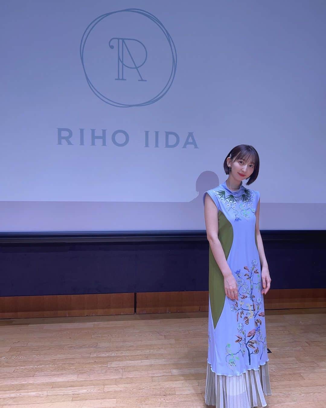 飯田里穂のインスタグラム：「FC「Rippi-ohana」  りっぴーとオハナし！  第二部 one-piece @keikonishiyama   大好きな水色と、ベトナムのような異国感漂う柄や形が好きで選ばせていただきました🪷 涼しげでとても素敵。  ヘアーもタイトめに。  stylist @shingo_tsuno  hair make @ayasumimoto」