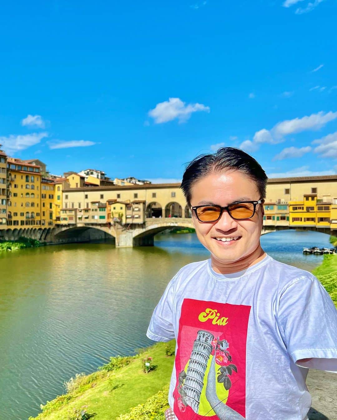 乙武洋匡さんのインスタグラム写真 - (乙武洋匡Instagram)「【#Firenze②】前回Firenzeを訪れたのは、23年前。まだ24歳のときでした。当時は、文化や芸術、食やワインにあまり関心がなく、「街中が美術館みたいだな」くらいの薄っぺらい印象しか抱くことができませんでした。  ところが、20年以上の歳月を経て訪れたFirenzeは、まさに“大人の遊園地”。目を楽しませてくれる芸術の数々に、舌を楽しませてくれる料理やワイン。それ以上に、過去と現在をつなぐ空間にいるかのような錯覚は、また何度でもこの地を訪れたいという思いを抱かせてくれます。  今回は3泊4日で堪能したFirenze。次に訪れるのは、はたして何年後になるのでしょうか。」9月1日 7時32分 - ototake_official