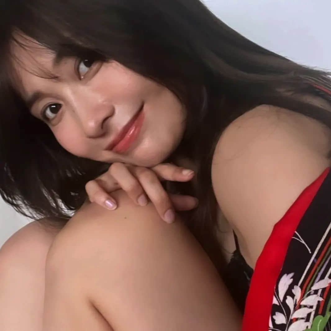 山崎真実のインスタグラム：「9月だー！ 昨日でほぼほぼ私の役目は終わり、あとは写真展初日を迎えるだけ、、 少し大きいギャラリーでイベントも心配していましたがたくさんの方が予約してくださっていて本当に嬉しいです！ ありがとうございます！ 今月お会いできるのを楽しみにしています！  #写真展 #山崎真実写真展 #グラビア #撮りおろし #30代グラビア#誕生日イベント #誕生日月 #舞山秀一さん #alギャラリー #tokyoartsgallery #山崎真実」