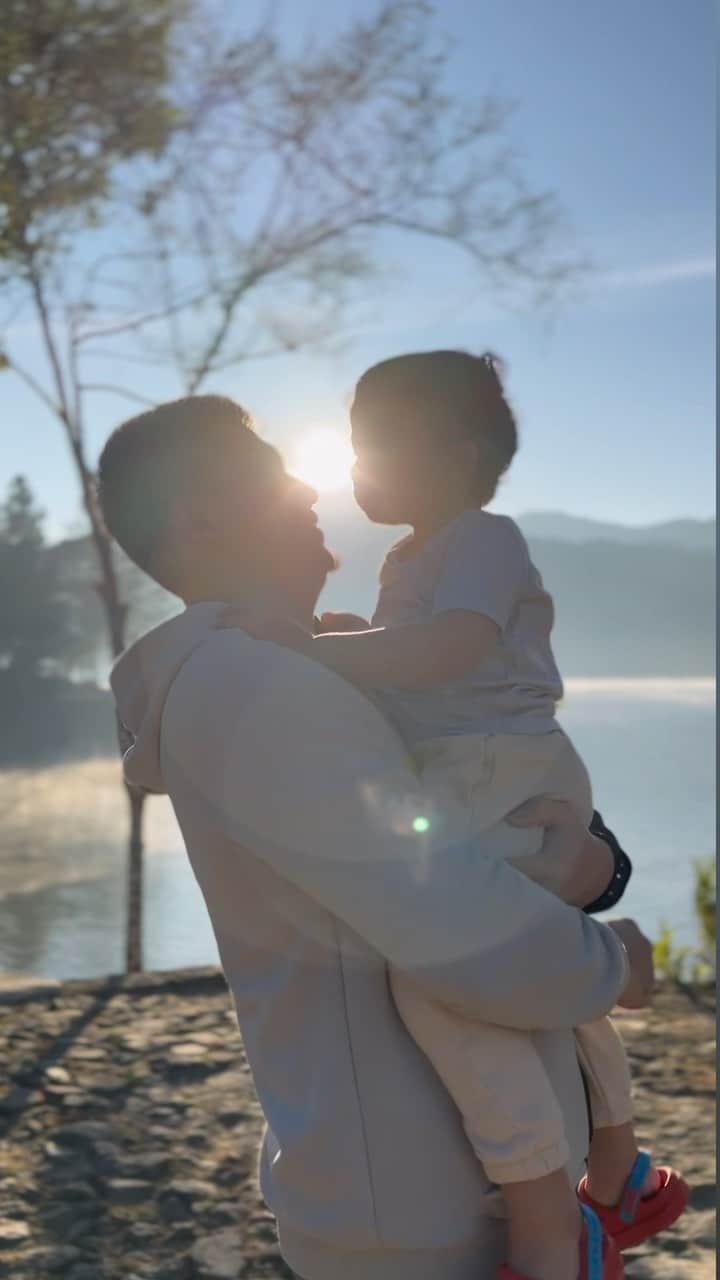 Zaskia Sungkarのインスタグラム：「Alhamdulillahilladzi bini’matihi tatimushalihat」