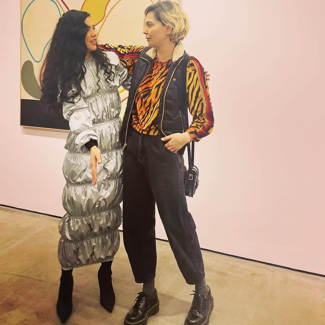 Tainá Müllerのインスタグラム：「Hey, @luisa_matsushita, será que uma tela sua ainda está ao meu alcance? Queeeero 😩」