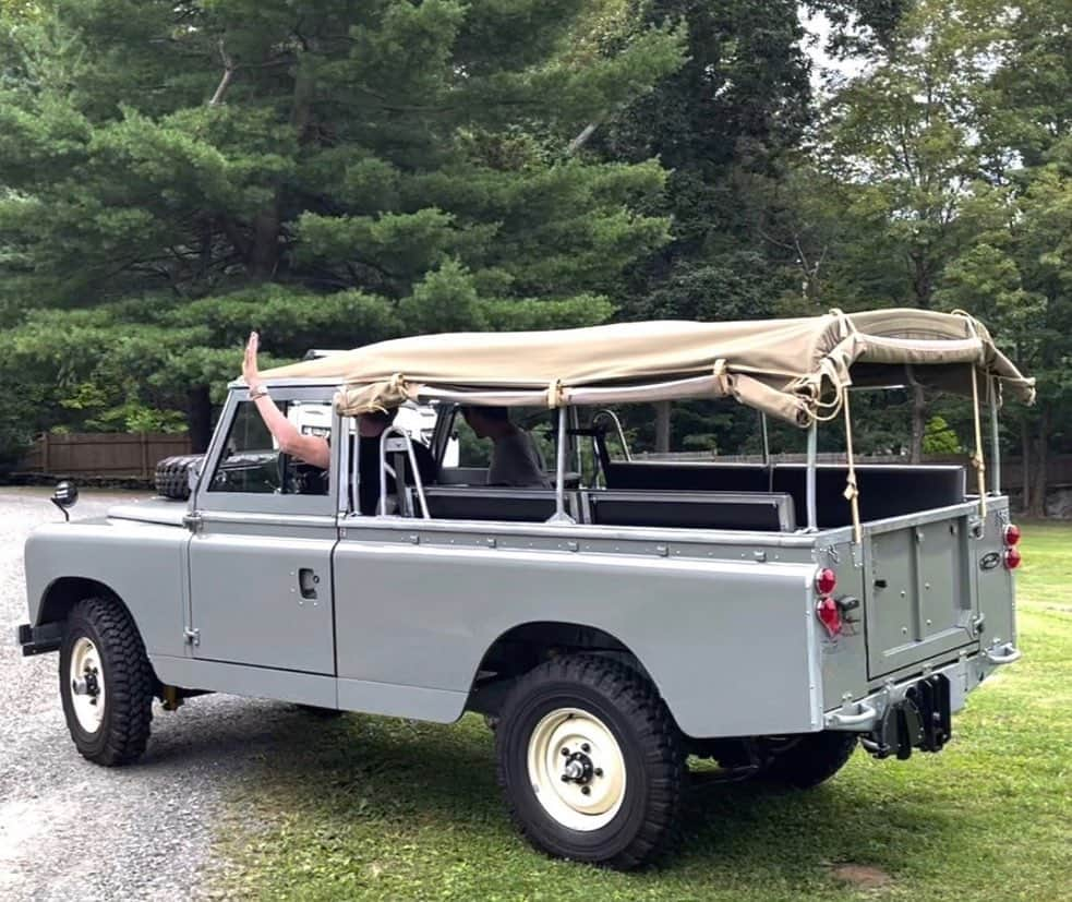 ポール・ベタニーさんのインスタグラム写真 - (ポール・ベタニーInstagram)「It's been a dream of mine to own one since I was a kid @northamericaoverland  have made that dream come true at the age of 52. Mike and his team's work is exemplary, their passion and focus can be seen in every rivet, every detail. It really is a perfect thing. I can't thank you enough for your extraordinary work.」9月1日 10時05分 - paulbettany