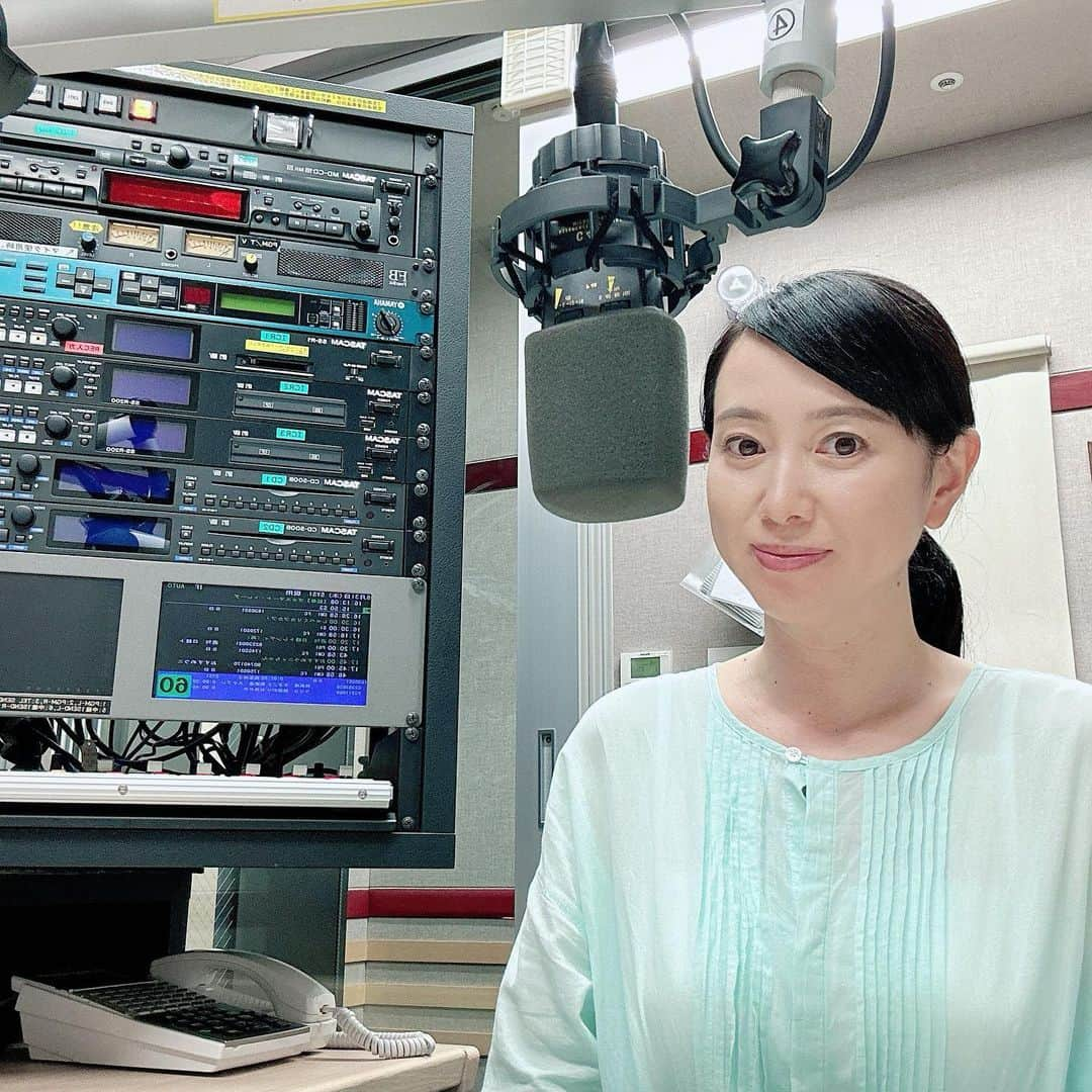 江連裕子のインスタグラム：「. 【ラジオNIKKEI 】 https://omny.fm/shows/themoney/2023-08-31?in_playlist=podcast ザ・マネー  Point of view では ①中国政府の経済政策の予見性低下が最大の問題 ②意外に知られていない骨太の方針の背後  Global market では FRB議長のジャクソンホール演説のトリセツ について解説頂きました🎙️  #ラジオNIKKEI #ラジオ日経 #ラジオ #radio #radionikkei #株 #株価 #株式投資 #経済番組 #FX #FXトレード #FXトレーダー #デイトレ #デイトレーダー #デイトレ #マーケット #江連裕子 #セントフォース #centforce #アナウンサー #キャスター #経済キャスター」