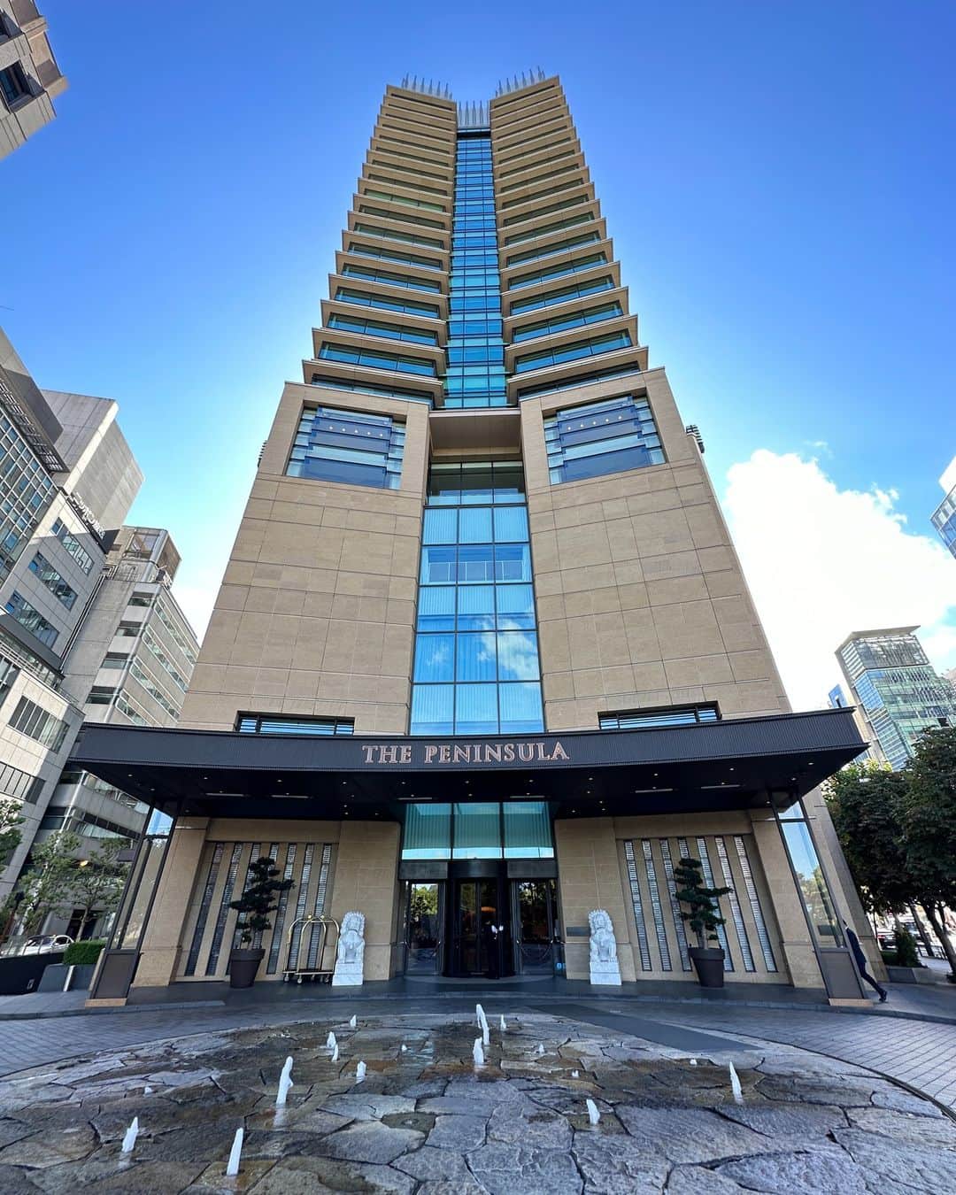 The Peninsula Tokyo/ザ・ペニンシュラ東京のインスタグラム：「16年前の今日、ザ・ペニンシュラ東京は有楽町に華々しくオープンしました。長年にわたり皆さまのご愛顧に感謝でいっぱいです！これからも多くの方に愛されるホテルとなれますよう、スタッフ一同、笑顔と心温まるペニンシュラ・ホスピタリティでお客さまをお出迎えいたします。引き続き、ご愛顧いただきますよう宜しくお願いいたします。😊  Celebrating 16 Years of Luxury and Hospitality Excellence! Thank you for being a part of our journey as we mark this special milestone. Here's to countless more years of providing exceptional experiences to our cherished guests. 🥂✨」