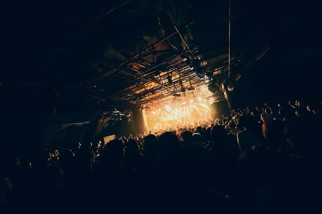 後藤正文さんのインスタグラム写真 - (後藤正文Instagram)「CLUB QUATTRO SHIBUYA  ライブハウスはやっぱり楽しい。音楽やバンドは目的であって手段ではないってことを、改めて実感する素敵な夜でした。  Photographer @tetsuyayamakawa   #asiankungfugeneration #shibuya #テルスター #千葉剛久」9月1日 10時13分 - gotch_akg