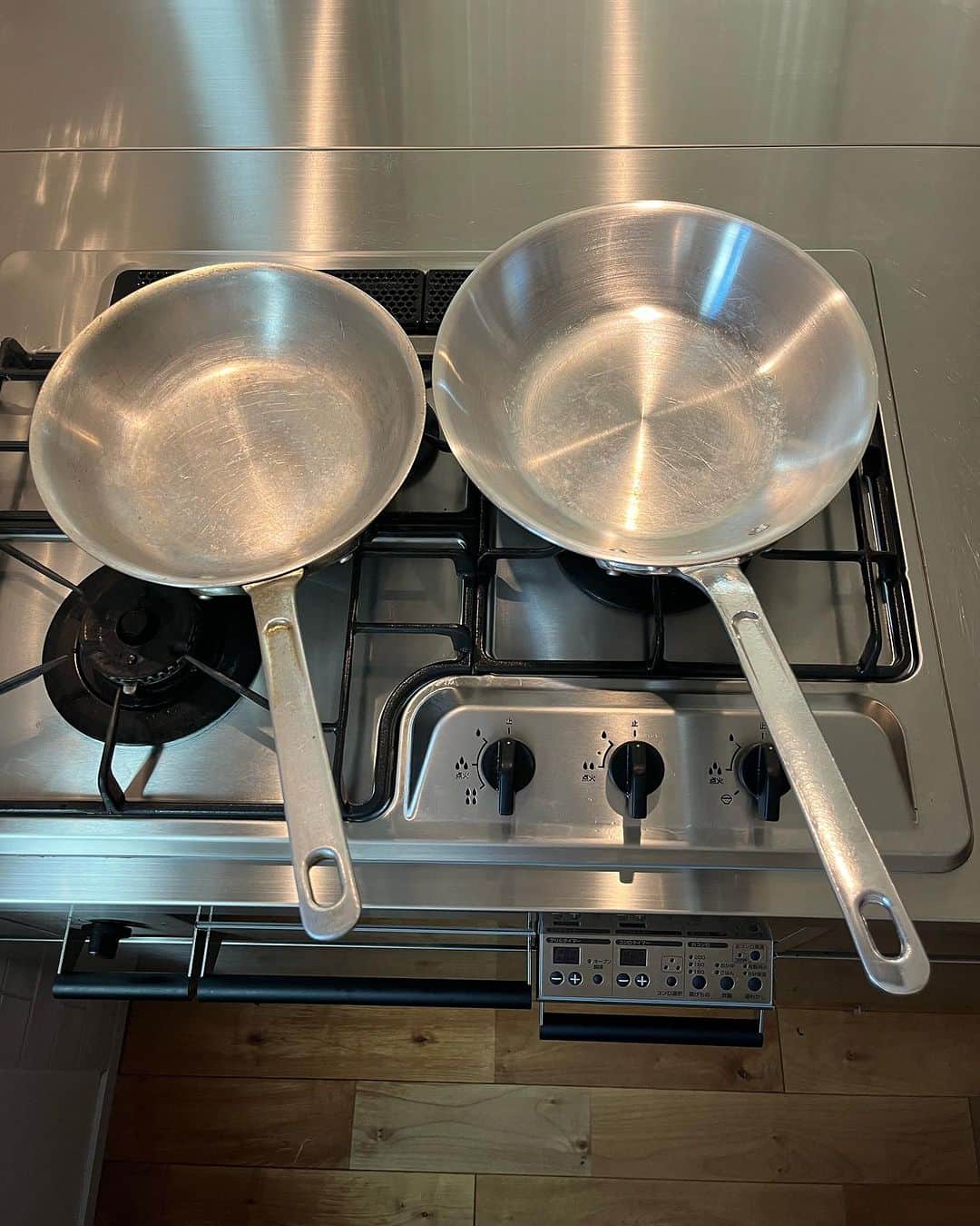 美濃隆章さんのインスタグラム写真 - (美濃隆章Instagram)「パスタ系の調理には20年くらい左側のフライパンを使っていたのですが、息子の成長に伴い(中2）サイズを大きくしました。」9月1日 10時39分 - takaakimino