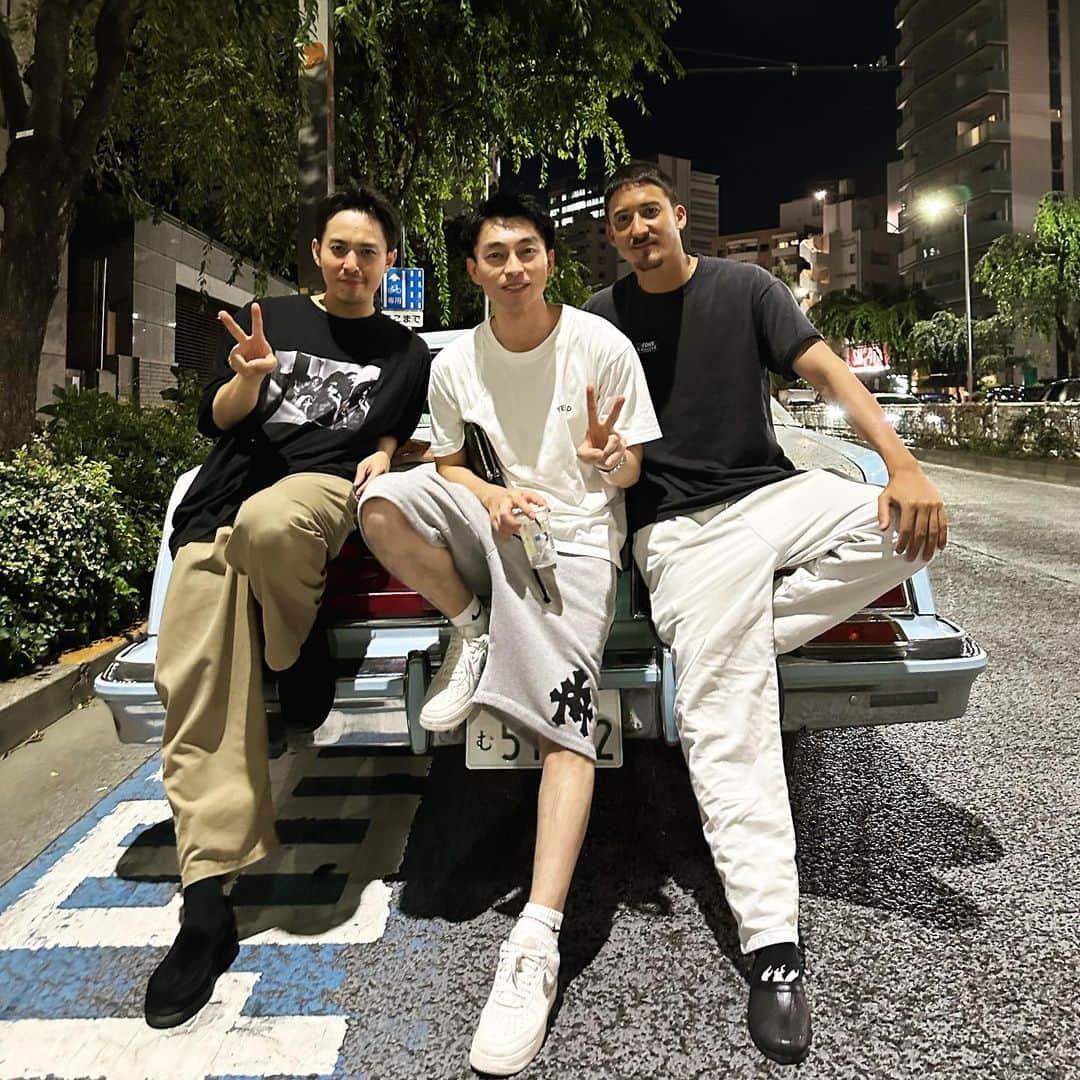 遠藤雄弥のインスタグラム：「. 謙斗と暢茂くんとバッタリ的  @kento.lmamura  @nobushige.suematsu   #末松暢茂 #今村謙斗」