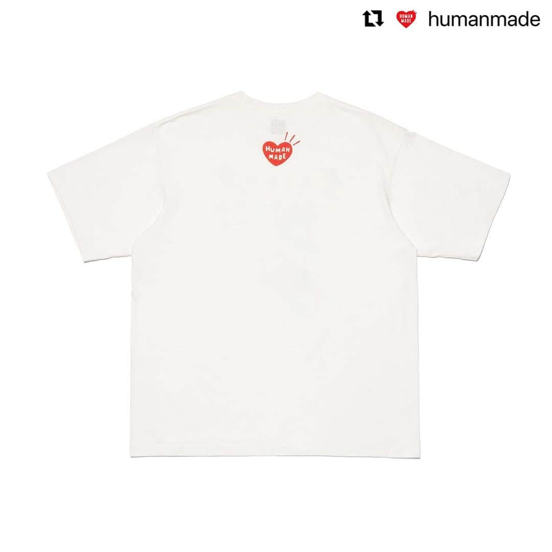 五月女ケイ子さんのインスタグラム写真 - (五月女ケイ子Instagram)「#Repost @humanmade  ・・・ HUMAN MADE x KEIKO SOOTOME Collaboration Item #12  *English follows Japanese.  9月1日（金）、HUMAN MADEとイラストレーター・五月女ケイ子（ @keikosootome ）さんとのコラボレーションシリーズより、第12弾となる半袖グラフィックTシャツを発売いたします。    「KEIKO SOOTOME T-SHIRT #12」のタイトルは、”逆襲の時間”。そのテーマは「私たちが、そろそろ逆襲をはじめる時間がやってきました。Are You Ready? みなさん、用意はいいですか?」。   「“HUMAN MADE”とは”人造”という意味ですが、そこには、人造の魅力と、人造ではないものへの敬意が同時に込められている気がしました。Tシャツに描かれているのは、未来のようでいて過去のようでもあります。その行く末をどこか遠くから見ている宇宙生命体がいるような気がします。人造と人造ではないものが共存するこの地球が、いつまでも美しく続くように、そんな願いを込めました」と語る、五月女さんらしいシュールさとレトロなタッチが特徴的なデザインとなっています。   HUMAN MADE からのラブコールにより実現した本コラボレーションシリーズは、今後も毎月1日に五月女ケイ子さんによるオリジナルグラフィックを落とし込んだ新作アイテムがリリース予定なのでぜひお楽しみに。  詳細はHUMAN MADE公式Webサイトよりご確認ください。 https://humanmade.jp/products/XX26TE002  Human Made will release the 12th item from its collaboration with illustrator Keiko Sootome ( @keikosootome )on Friday, September 1.   The twelfth item from the series produced in collaboration with illustrator Keiko Sootome. The title of the image is “Time to fight back” and is based on the theme of “It’s time that we started to fight back. Everyone, are you ready?”   "Humanmade carries the meaning of something artificial, and I feel that it simultaneously shows the appeal of artificial things and a respect for non-artificial things. For this T-shirt I drew something that seems to be both from the future and the past. I feel as though somewhere, there are other life forms watching us from afar. It contains my hope that our world, where artificial and non-artificial things coexist, can continue its beautiful existence,” explains Sootome, who brings the design to life with her signature retro touch and surrealism.    The series, which began with an approach from Human Made, will see new items featuring Keiko Sootome's original graphics released on the first day of each month.  For more information, please go to https://humanmade.jp/products/XX26TE002」9月1日 10時40分 - keikosootome