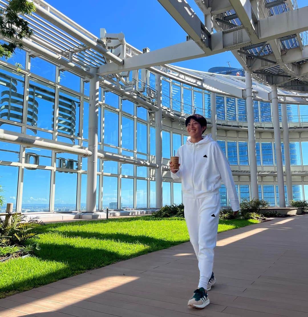 植木理子のインスタグラム：「adidas japan 本社にお邪魔してきました！  9月に入って少しずつ涼しくなってきましたね！ 今回着用している#Z.N.E.は生地感もサラサラしていて秋にはぴったりです！ お揃いしませんか？😄🤝  adidasと共に🤝🤝  #adidasSportswear #createdwithadidas #Z.N.E.」