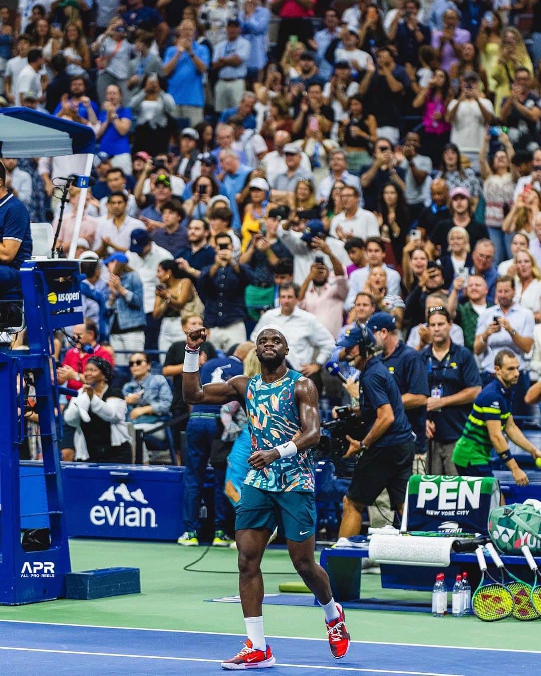 フランシス・ティアフォーのインスタグラム：「Night session Ashe is always special. Appreciate the love nyc. Let’s keep it pushing. See y’all tomorrow round 3 tones. #lockedin🔐 #godspeed✊🏿  Photo credz 📸: @allproreels」