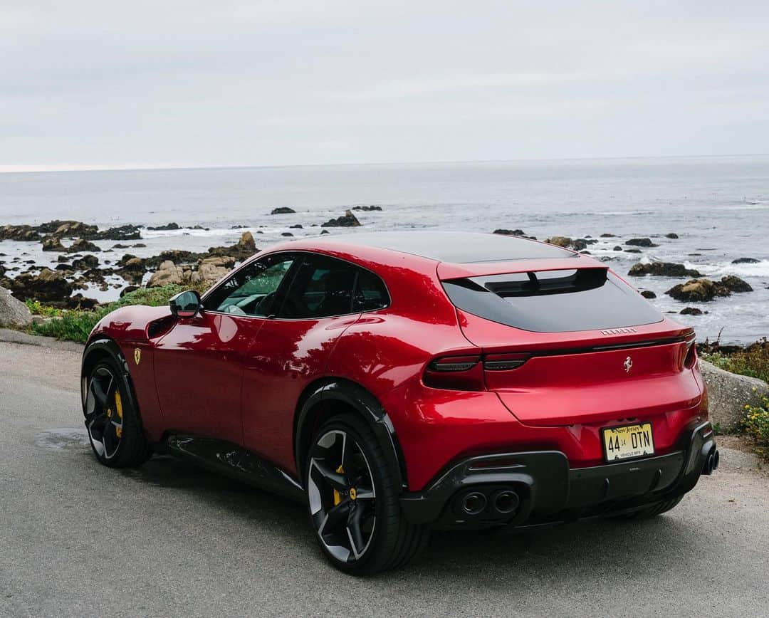 Ferrari USAさんのインスタグラム写真 - (Ferrari USAInstagram)「What better way to traverse the windy, fairytale roads of Carmel-by-the-Sea than behind the wheel of the #FerrariPurosangue?」9月1日 10時53分 - ferrariusa