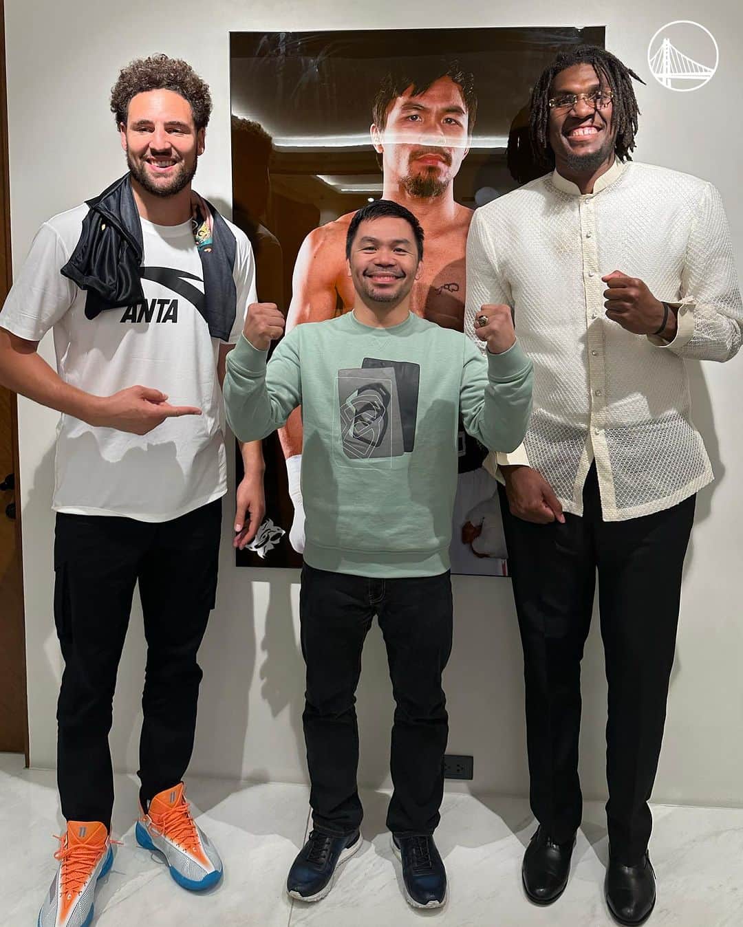 ゴールデンステート・ウォリアーズのインスタグラム：「Legendary link up in the Philippines 👊」