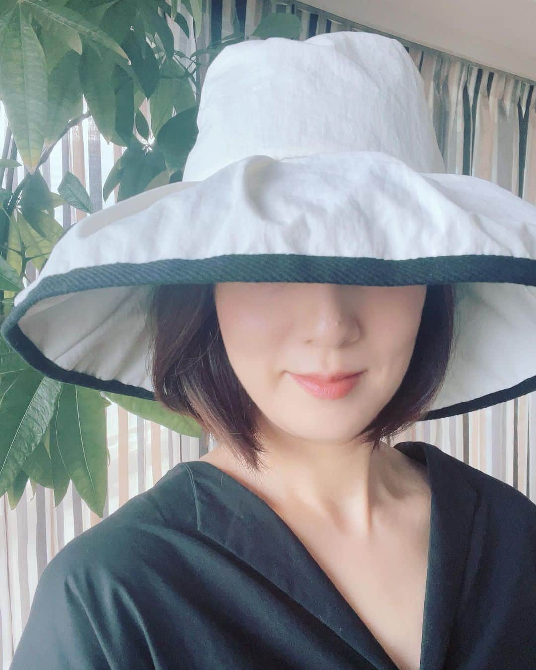 牧山純子のインスタグラム：「9月になりました！ このところ夜には秋の気配を感じるようになりました。とはいえ、まだまだ暑さが残るようで注意が必要。引き続き暑さ対策や紫外線対策をしっかりしてお過ごしください。  今月も様々な方々とのバリエーション豊かなライブを行います。 関東、名古屋、京都、そして久しぶりに高知にお邪魔いたします。 9月29日(金)には横浜・中華街の'ローズホテル横浜'で行われる素敵なイベントで演奏させていただきます。 https://www.rosehotelyokohama.com/event/detail/5266/  たくさんの方にお会いできたら嬉しいです！！  #9月 #september #live #ライブ #jazz #紫外線対策」