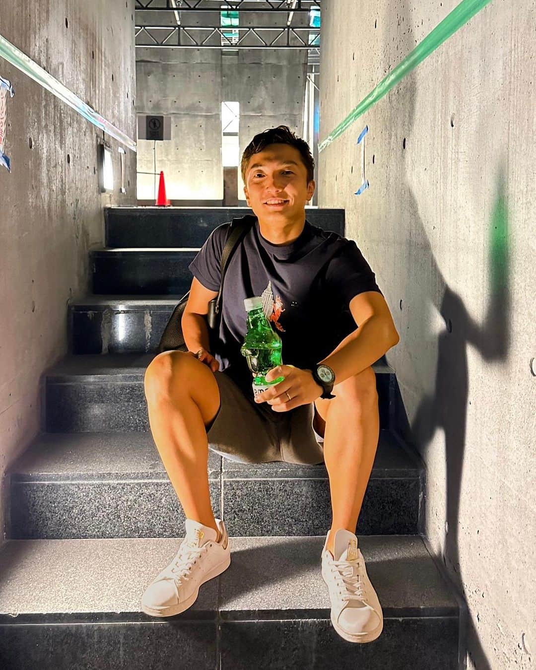野尻智紀のインスタグラム：「クーラントもらいました(ちがう)  #abema #abematv」