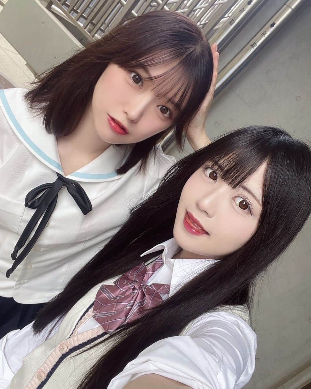 椎名音心のインスタグラム：「かんにゃとネェコ🐱 この2人がクラスメイトにいたらどうするー？ ・ ・ ・ #cosplay #cosplayer #cosplaygirl #cosplayphotography #cosplayersofinstagram #kawaii #制服 #制服コスプレ #制服女子 #jk #jk制服 #女子高生 #美少女 #可愛い女の子 #可愛い #自撮り #自撮り界隈 #自撮り女子 #黒髪ロング #アイドル #地下アイドル #地下アイドル好きな人と繋がりたい #清楚系 #清楚系女子 #お仕事依頼受付中 #モデル #角色扮演」