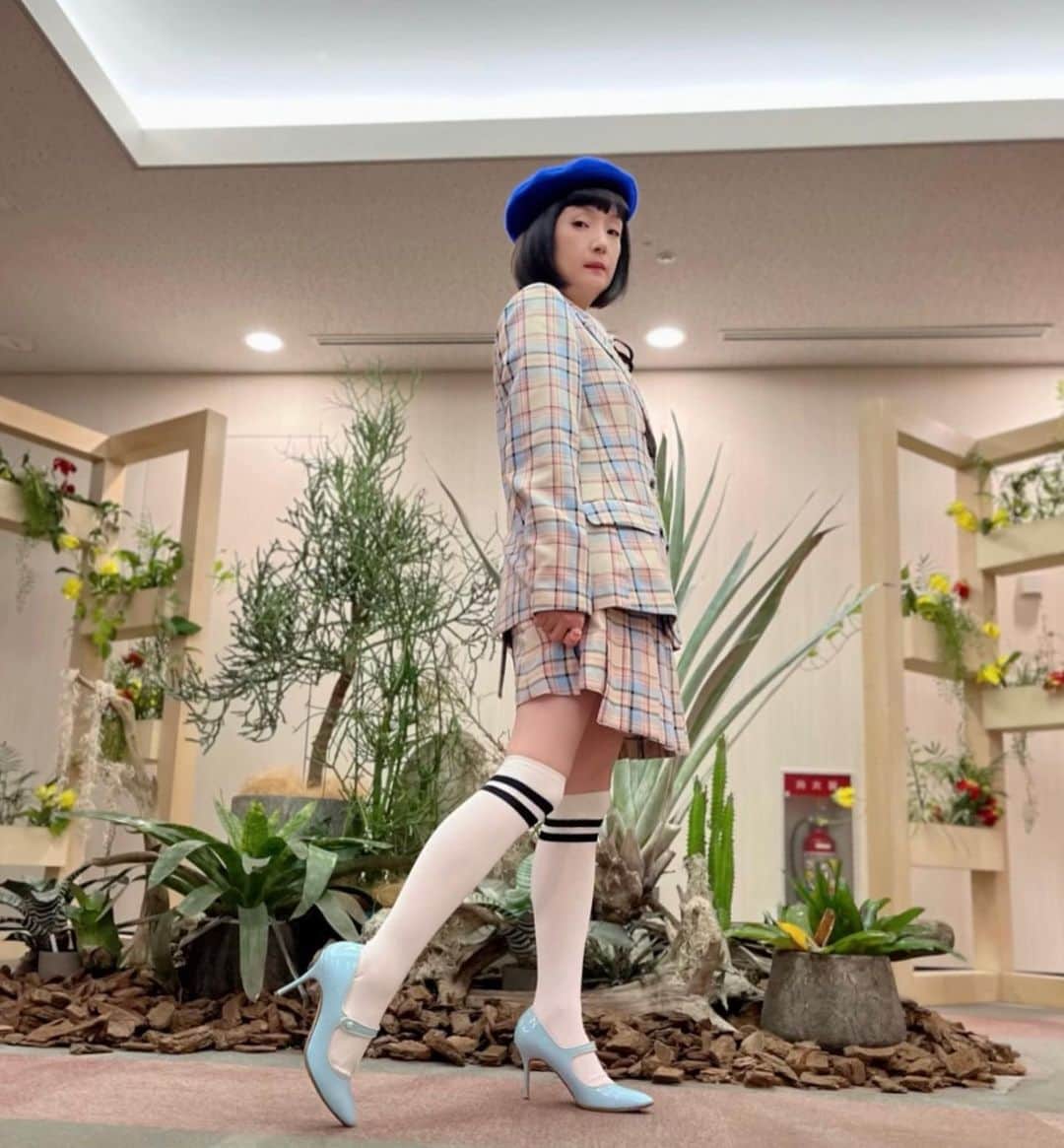 のインスタグラム：「まだ暑いけどもう9月ですね🌾 空の高さに一瞬秋を感じる。 12分の9。もう今年も後半中の後半に入ったってことです🍂 静かに伝えるメッセージ みんなに届きますように🌕  #ノンストップ #フジテレビ #生放送」