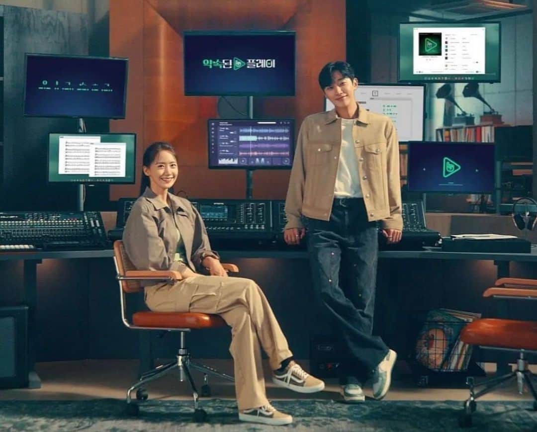 のインスタグラム：「제가 출연하고 작사 작곡한 노래가 나오는 db손해보험 tvcf full version이 공개됐습니다 많은 사랑 부탁드려요!! #DB손해보험」