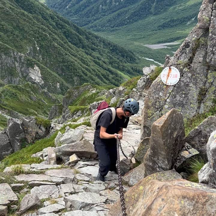 平原颯馬のインスタグラム：「前穂高岳3090m  人生初めて登山をして新しい景色がみれた！ 連れてってくれた @hyogo_51 ありがとう🤝🏻」