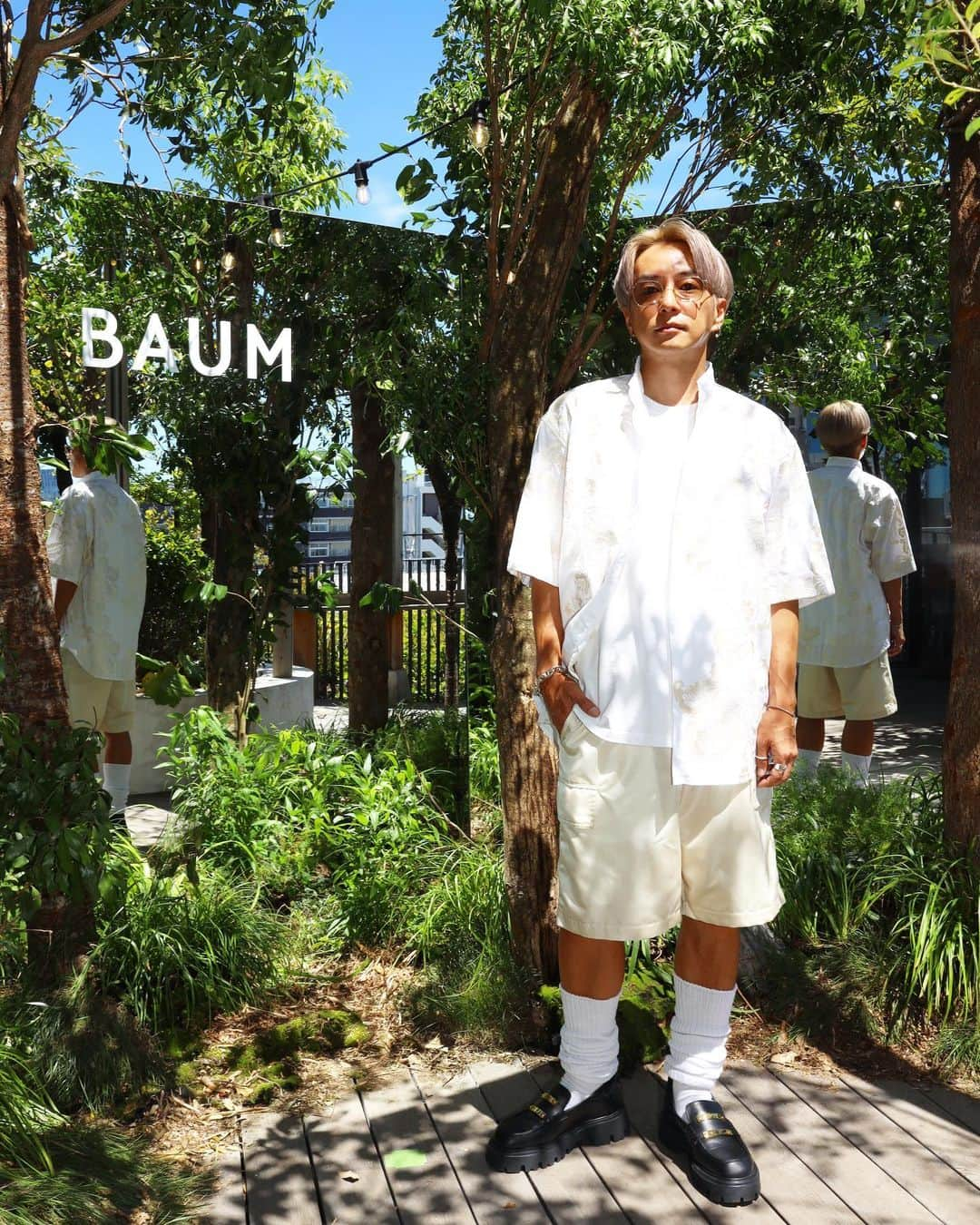 奈良裕也のインスタグラム：「🌿資生堂が展開するスキン＆マインドブランド「BAUM」　@baum_global  9/2~9/3の2日間で一般向けPOP-UPイベントを開催🕊️ 一足早く前日9/1のプレビューイベントに行ってきました 森林の香り溢れる会場に心と体が浄化され 本物の芝の上での瞑想体験でリラックス🧘 僕はFOREST EMBRACEのルームスプレーがお気に入り✨✨✨  #PR #BAUM #バウム #肌と心が深呼吸する森 #森林浴美容」