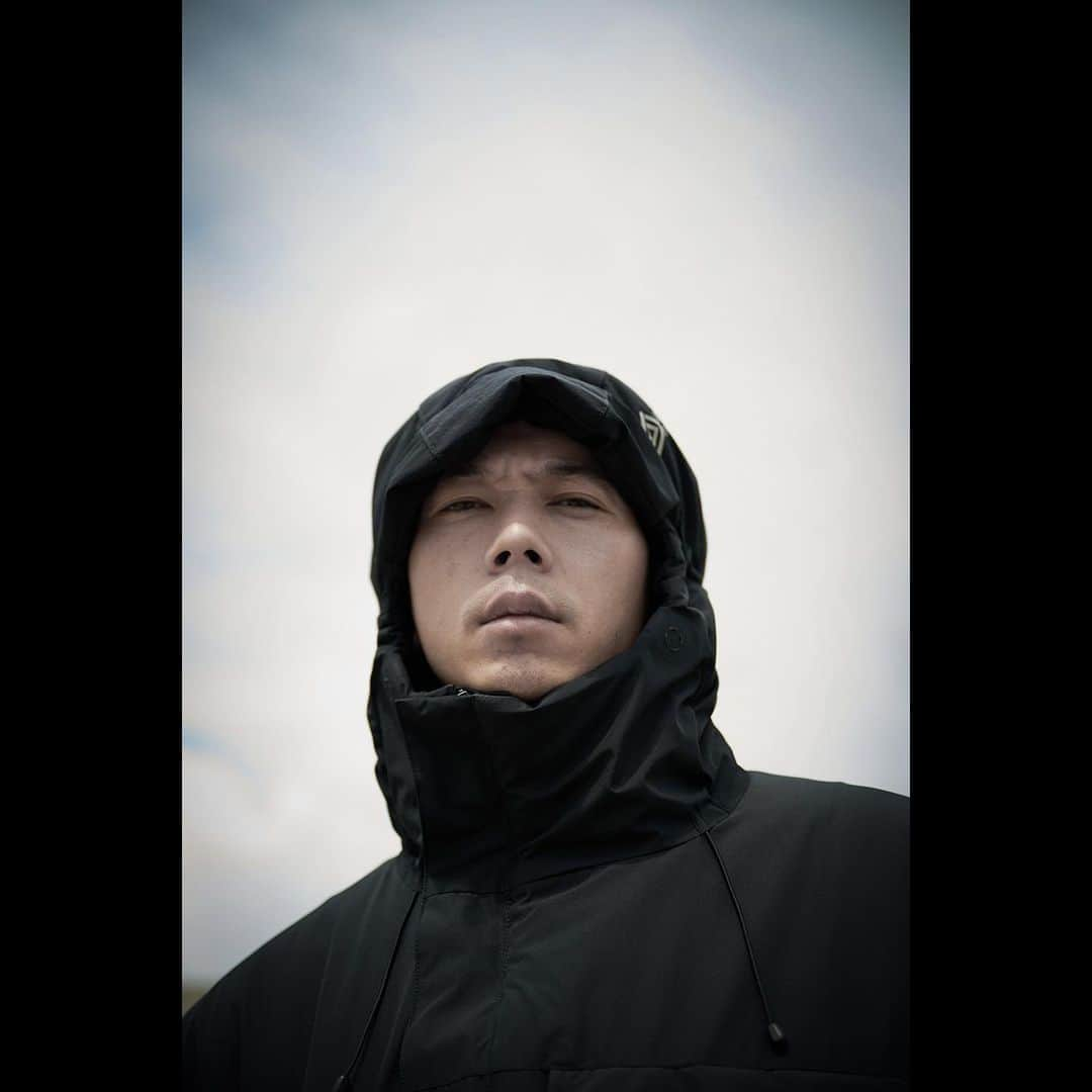 エリミネイターさんのインスタグラム写真 - (エリミネイターInstagram)「AW23 TRIPLE COLLABORATION VOL.2  . "D-VEC×ALMOSTBLACK×ELIMINATOR"  . WINDSTOPPER BY GORE-TEX LABS PRIMALOFT HOODED JACKET LAUNCH ON 1ST SEP. . Photographer : @tsutomu.umezawa  Model : YOSHIAKI TAKAHASHI / bNm . @dvec_jp @almostblack_official @eliminator_tokyo . #dvec #almostblack #eliminatortokyo #izumikato #daiwa #fashion #goretex #goretexwindstopper #urbanwear #urbanfashion #art #techwear #mensfashion #menswear #newcollection #aw23 #23aw #aw23collection #function #productdesign #eliminator #tokyo #collaboration #collaborate #limitededition」9月1日 12時44分 - eliminator_tokyo