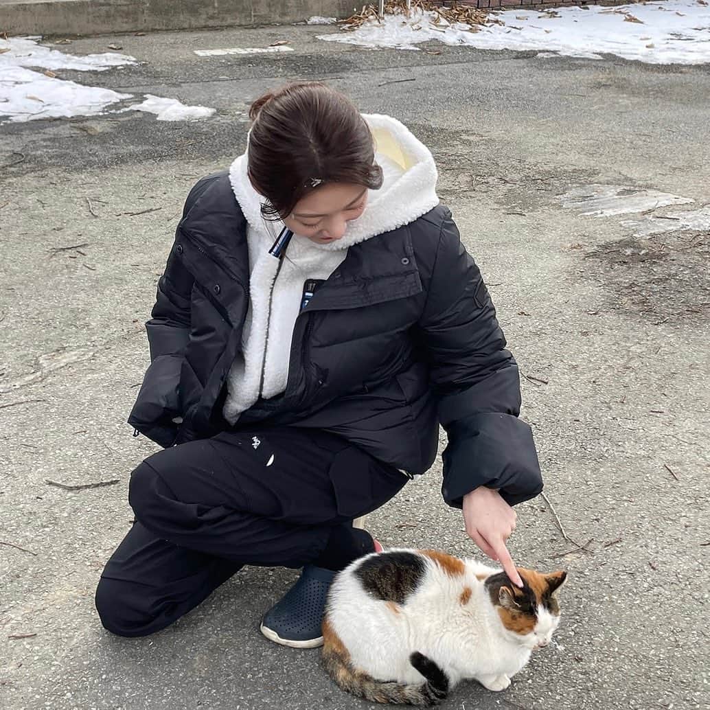 コン・スンヨンのインスタグラム：「오늘도 출동준비 완료 🐈」