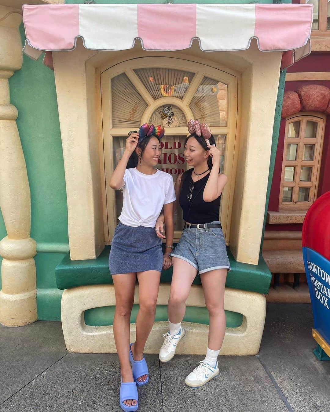 佐藤逸香さんのインスタグラム写真 - (佐藤逸香Instagram)「弾丸ディズニーしてきた🏰🐭  約4年ぶり(？)のランド 猛暑の中休憩なしで歩きっぱなしはさすがに疲れたけど楽しかった🤍  #ディズニー #ディズニーランド #ディズニーコーデ」9月1日 12時52分 - itsuka_s_99