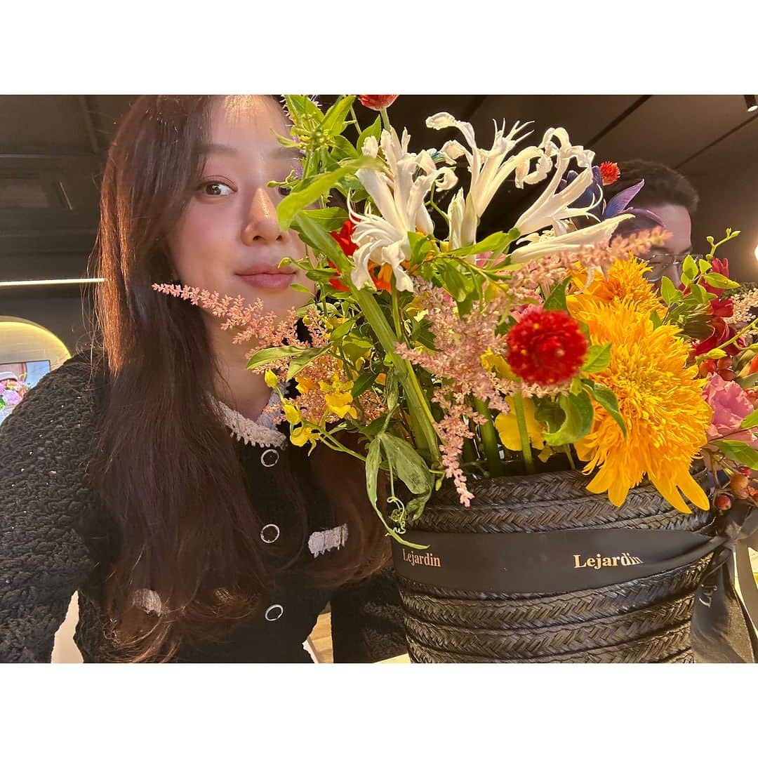 チョン・リョウォンさんのインスタグラム写真 - (チョン・リョウォンInstagram)「. the house of GM cadillac Fabulous Flower Class 초대해주셔서 감사합니다🫶❤️」9月1日 12時58分 - yoanaloves