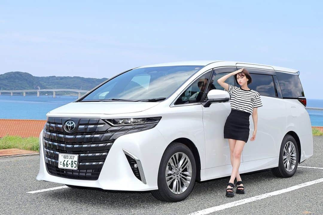 金子みゆさんのインスタグラム写真 - (金子みゆInstagram)「🚗³₃ 今回の女子旅は、ネッツトヨタ西日本さんに新型アルファードをお借りして、 みゆの卒業記念ということで「角島大橋」に行ってきました〜❕🤍  天気も良くて、写真日和でした！楽しかったあ♡最高の思い出になりました💞🫶🏻  詳しくは 「ネッツ西日本　LinQ」で検索してね〜🪽🪽  #ネッツトヨタ西日本#ネッツ西日本#LinQ#高木悠未#金子みゆ#新木さくら#カワイイ女子旅ココしっとーと#女子旅#福岡女子旅#トヨタ#トヨタグラム#ネッツトヨタ#角島#角島大橋#角島灯台#グランビスタ角島#ホテル西長門リゾート#alley#アレイ#新型アルファード#アルファード40」9月1日 13時10分 - kaneko_miyu0813