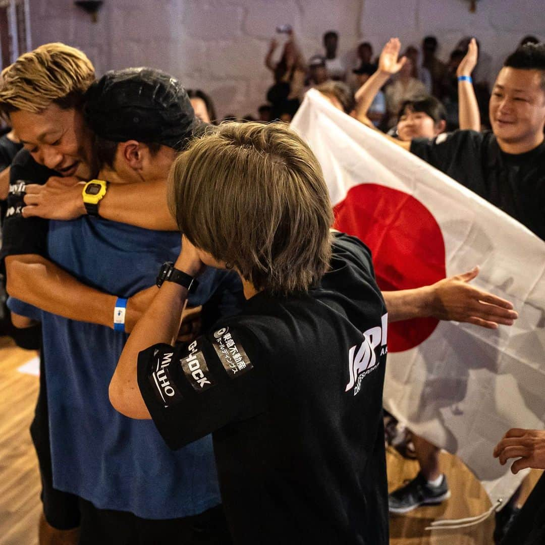 半井重幸さんのインスタグラム写真 - (半井重幸Instagram)「I took gold 🥇 at WDSF @_breakingforgold World Series in Portugal🇵🇹  To all the those who came to support at the competition, To all those supporting through the livestream, For all those who sent kind messages , Thank you all!  legooo to the next! 沢山の応援ありがとうございました！ Photo / @haru_graphics , @jdsf_breaking  #breakingforgold  #WDSF」9月1日 13時34分 - bboyshigekix