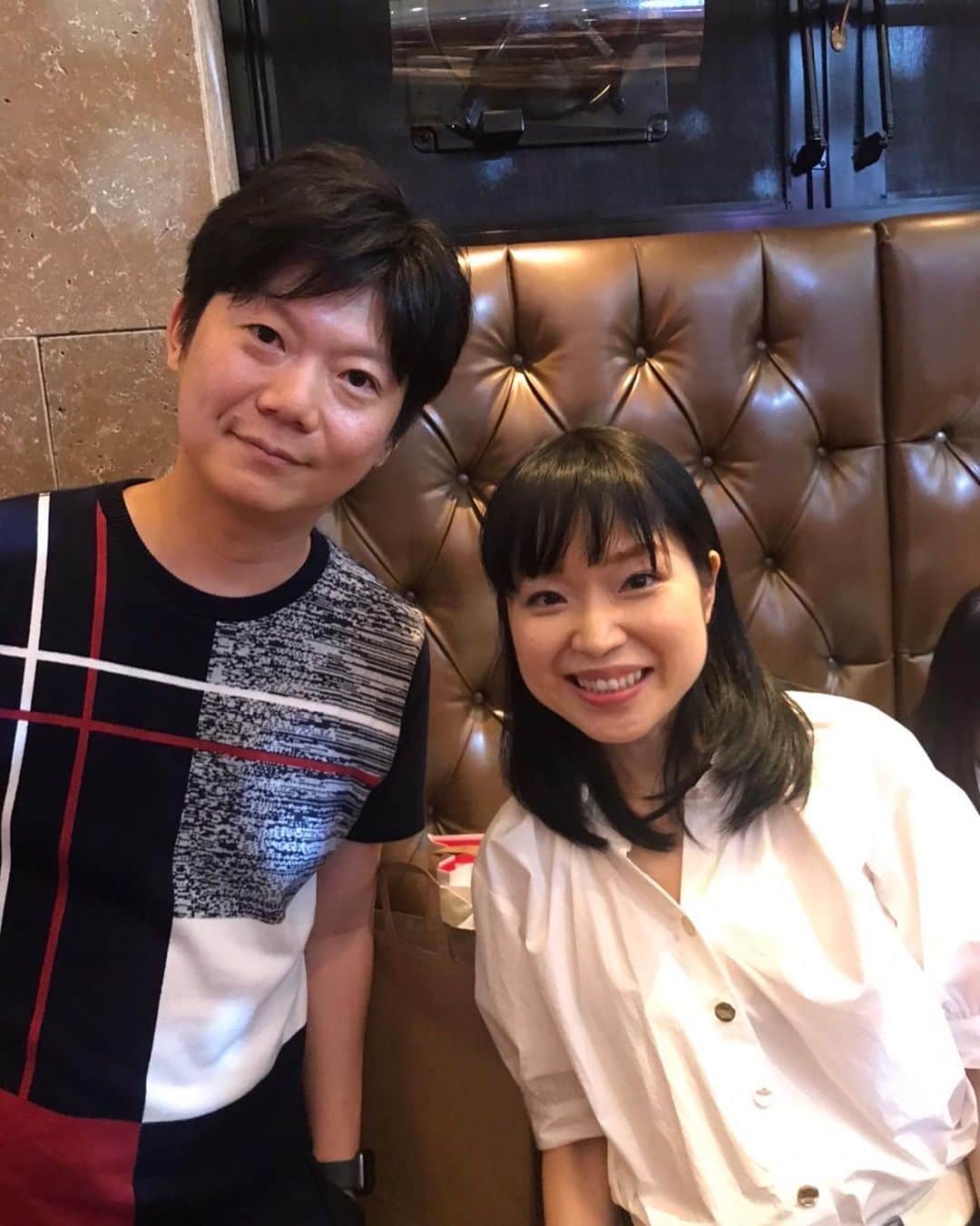 naoのインスタグラム：「8.20LINE CUBE SHIBUYA（渋谷公会堂）  川嶋あい Ai Kawashima 20th Anniversary〜820〜  無事終え、ホッと一息した時の打ち上げ会場にて。  20年間長いようであっという間。  ここまで歩んでこられたのも、ひとえに、リスナー、ファンの方々、スタッフ、ミュージシャン、スポンサーの皆さま、様々なご支援、ご声援、応援の賜物です。  改めて感謝いたします。 ありがとうございました。  皆様に支えられてこの日を迎えられたあいは幸せ者です。  長い音楽人生のという旅の中で、とりあえず、一旦8月20日ライブはお疲れ様でしたー。」