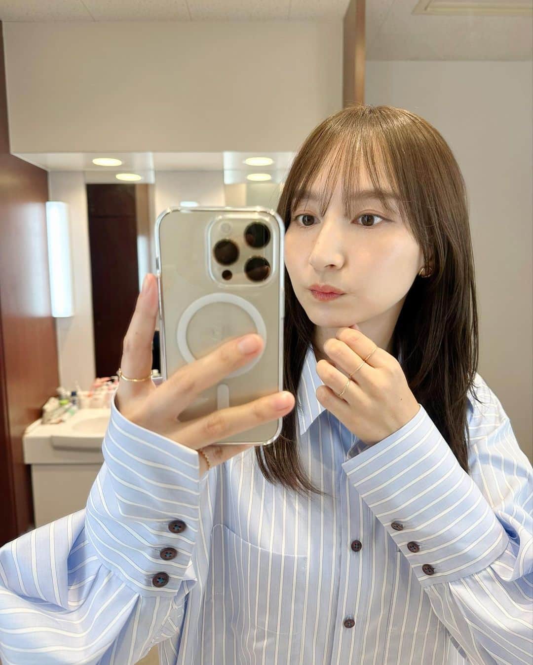 渕上彩夏さんのインスタグラム写真 (渕上彩夏Instagram)「𓂃 𓂃 𓂃 こんにちは。 私リップが大好きで1番色々と試して購入する