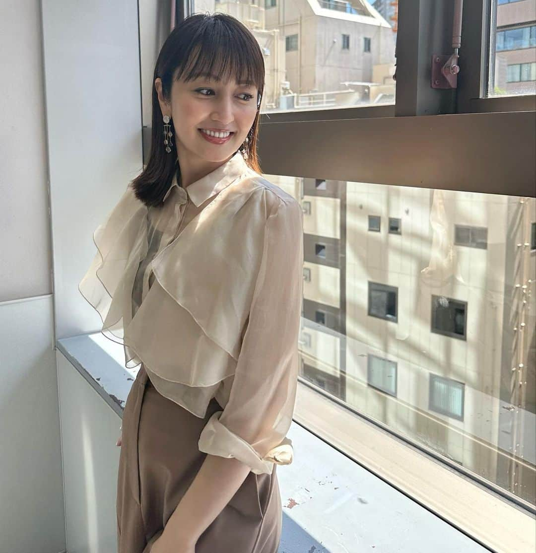 矢田亜希子さんのインスタグラム写真 - (矢田亜希子Instagram)「今週もラヴィット！ ありがとうございました‼︎ 今週もオープニング盛り沢山でした😆 そして、吉田沙保里さんと初めてご一緒させていただきました‼︎明るく楽しくずっと笑っていて素敵なお方でした💕 #ラヴィット#水曜日#tbs#明日は#夜明けのラヴィット#土曜日です#夜明けのラヴィットでは曜日対抗戦ゲームしました💪 ウェア👗@aoi.1961 @fabianafilippi ジュエリー💎 @pomellato」9月1日 13時46分 - akiko_yada