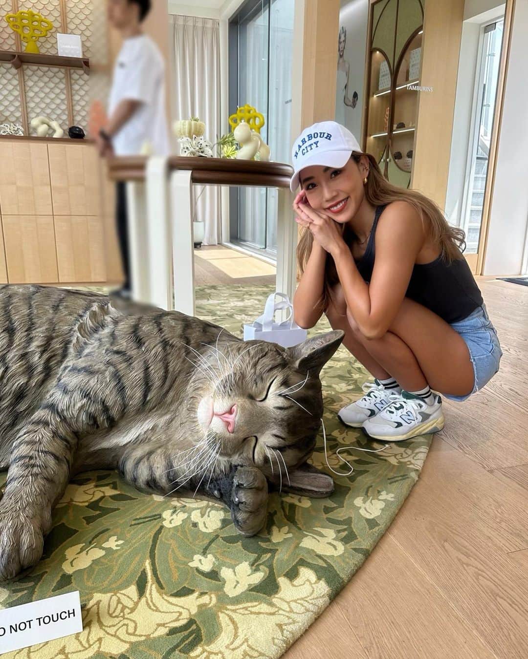 のインスタグラム：「9月start🍂 お芋と栗の季節がきた〜🍠🌰  今年も残すところ4ヶ月！！！ 一日一日を大切に過ごしましょ〜🙏🩷  写真は🇰🇷tambourineのキャンドルでできてた猫ちゃんと🐈‍⬛  .  . ••┈┈┈┈┈┈┈┈┈┈┈┈┈┈┈┈┈┈┈┈┈••  【各種ご予約受付問合せ】 ⚪️パーソナルトレーニング・マスターストレッチの お問合せはcheeks公式LINE（プロフィールリンクにて） ⚪️SSA・Jclassicポージングレッスンの お問い合わせはDMにてお願いします💌   初心者様🔰〜お気軽にお問合せ下さい。  ••┈┈┈┈┈┈┈┈┈┈┈┈┈┈┈┈┈┈┈┈┈••  #training#gym#asiangirls#fitness#gym#fitnessgirl#bodymake #cheeks#プライベートジム#トレーニング#マスターストレッチ#ウォーキング#ポージング#サマスタ#jクラ#ボディメイク#砂時計ボディ#美尻#尻トレ#フィットネス#일본#피트니스모델」