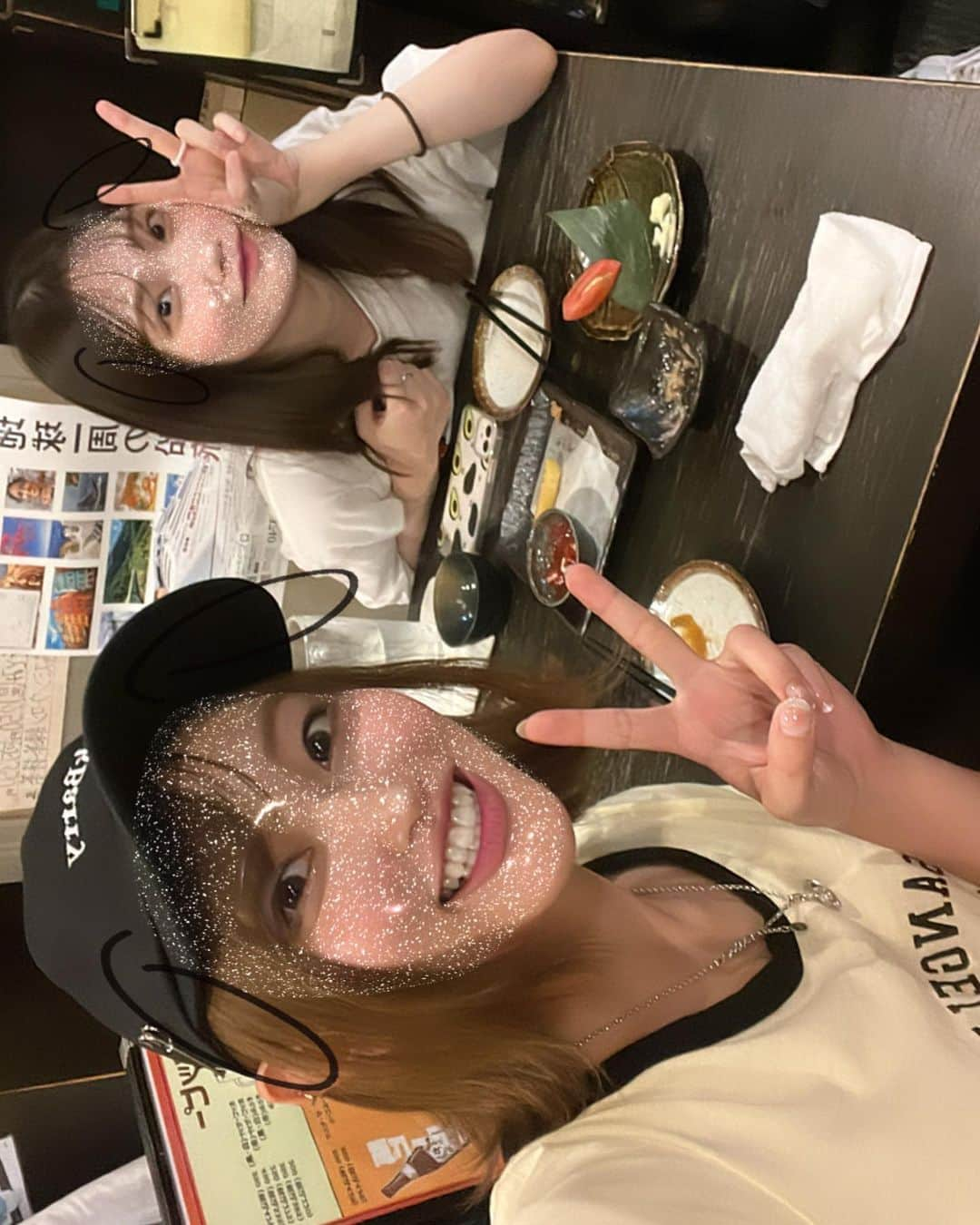 上枝恵美加さんのインスタグラム写真 - (上枝恵美加Instagram)「ｷﾞｭｳｷﾞｭｳなスケジュールの中ちゃんと夏した８月。 まだまだ夏は終わらない！9月もﾖﾛｼｸ🌊  本番前に @vioterace_beauty_salon さんで生ヒト幹細胞導入してもらって肌の調子がすこぶる良い🥺 寝不足が続いても肌トラブルなくて拍手喝采です。  #晴れ女 #毎日晴れてた #焼けた #小麦肌ガール #やで」9月1日 13時58分 - emika_kamieda