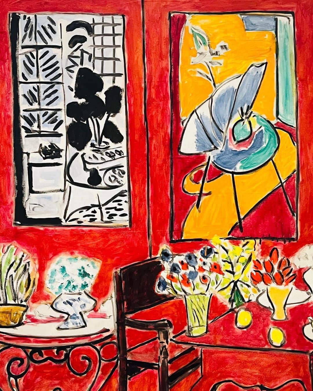 小柴綾香さんのインスタグラム写真 - (小柴綾香Instagram)「Henri Matisse:The path to Color 東京都美術館  お目当ての「赤の大きな室内」(1枚目)。 私はマティスの3次元の空間を赤一色で表現する作品が特に好きなんです。  生涯にわたりテーマの一つとして室内を描いたマティス。アトリエや旅先を描いた作品は、彼の人生と生活を断片的に体験するような感覚。  歩くのもやっと、な程の大盛況で、空間や装飾の概念を問う革新的なアーティストとして、今も深く愛されている事を体感した。」9月1日 14時09分 - ayakakoshiba