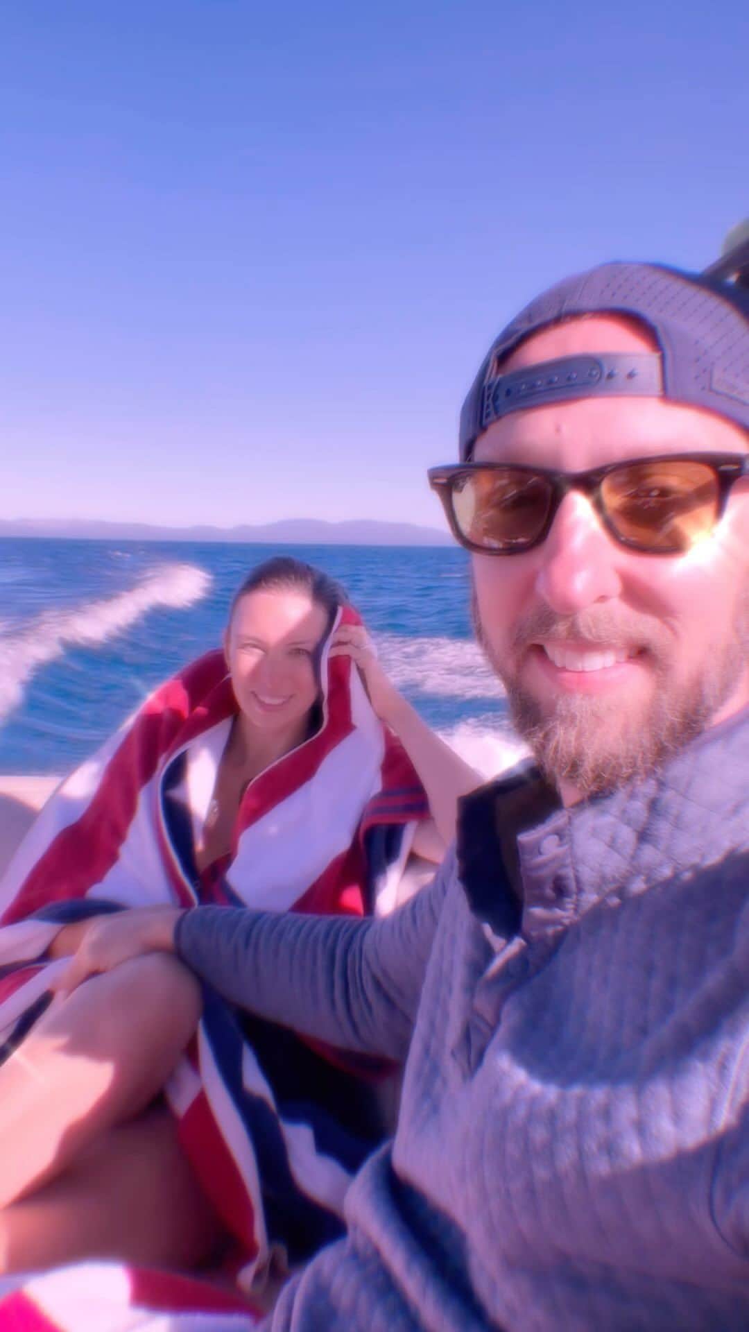 ジョエル・ムーアのインスタグラム：「Love her」